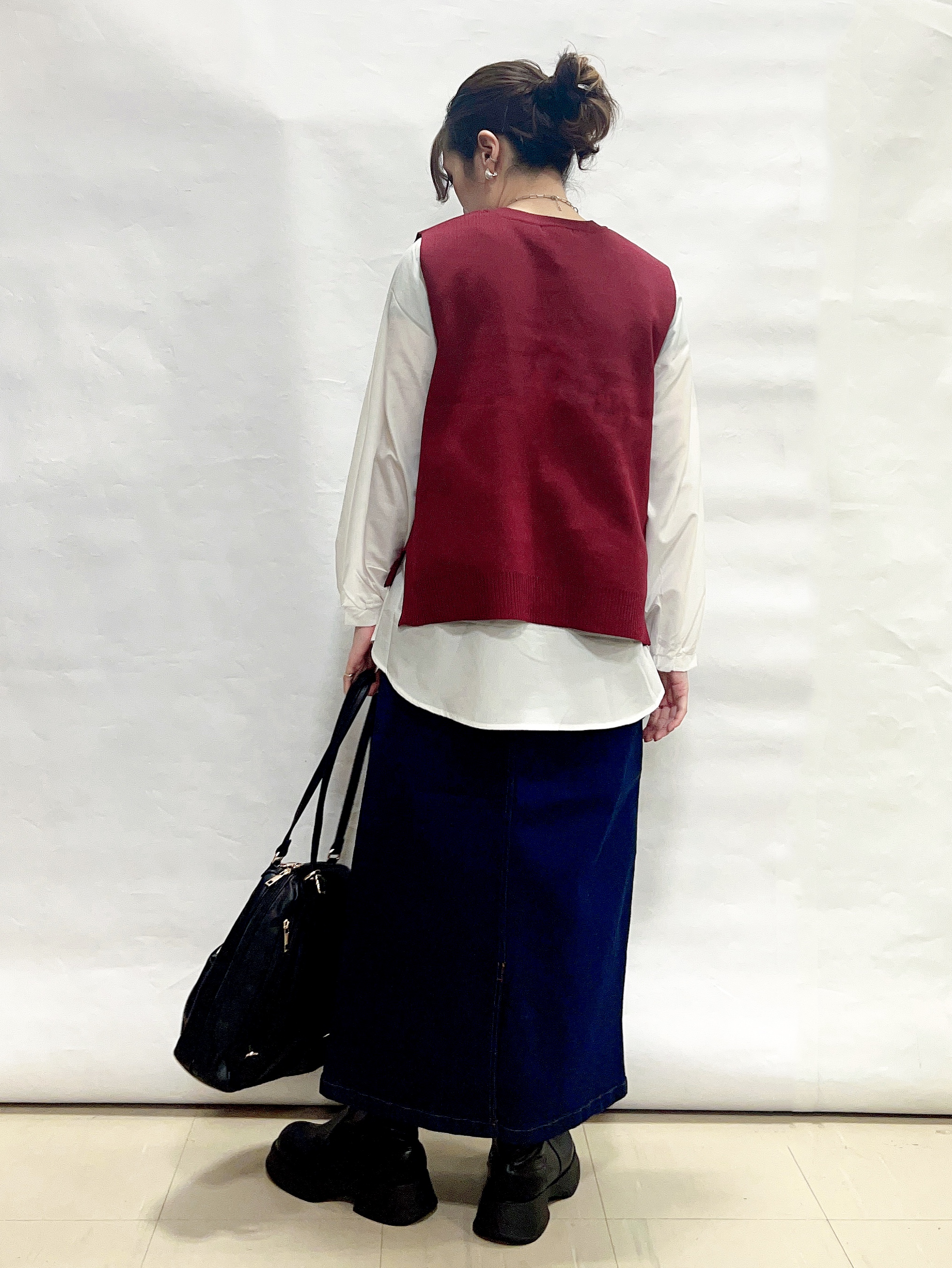 まっつんさんの「SHOO･LA･RUE｜【2点セット/S-LL】着回し自在 スポンディッシュニットベスト＆フレアシャツ」を使ったコーディネート