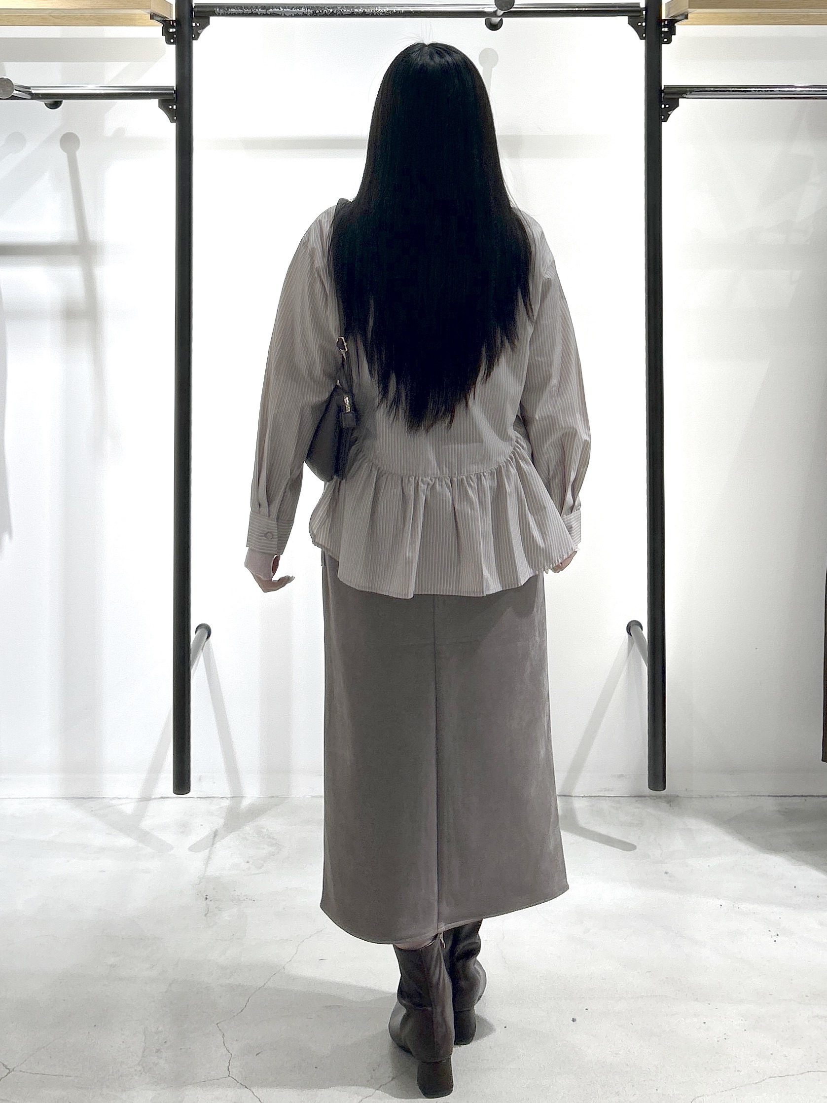 sayaさんの「OPAQUE.CLIP｜ラウンドペプラムブラウス【洗濯機OK】」を使ったコーディネート