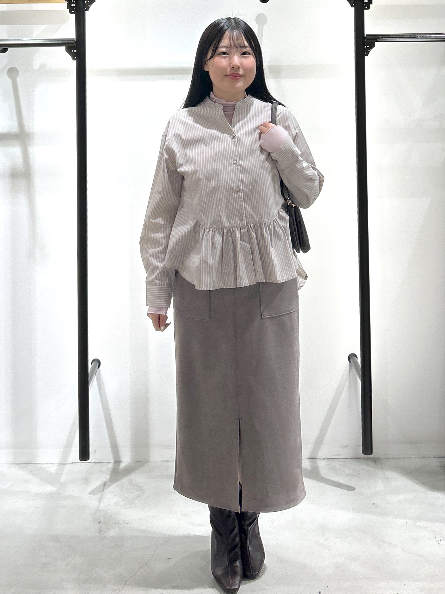 sayaさんの「OPAQUE.CLIP｜ラウンドペプラムブラウス【洗濯機OK】」を使ったコーディネート