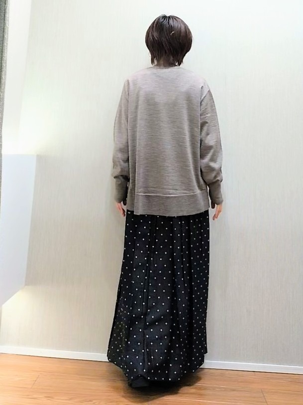 ミズタさんの「UNTITLED｜【アンサンブル可/秋羽織り/通勤】シルクウールカシミヤカーディガン」を使ったコーディネート