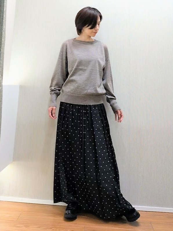 ミズタさんの「UNTITLED｜【アンサンブル可/秋羽織り/通勤】シルクウールカシミヤカーディガン」を使ったコーディネート