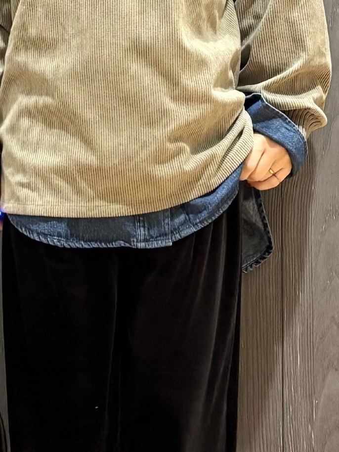 meiさんの「SHOO･LA･RUE｜【S-LL/洗濯機可/前後2WAY】大人上品にきまる コーデュロイトップス」を使ったコーディネート