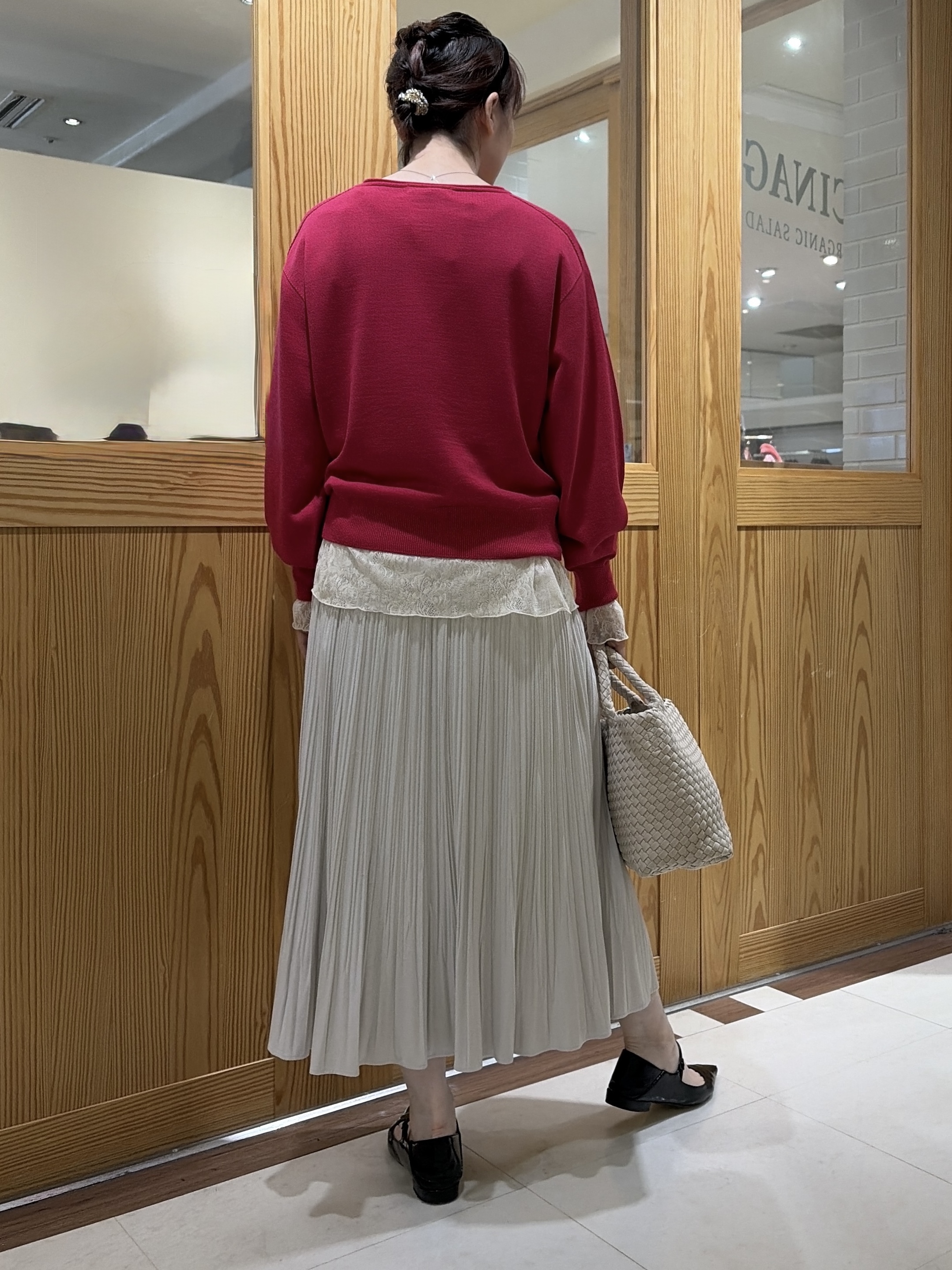 ゆうさんの「UNTITLED｜【大人の抜け感/8色展開】ボリュームスリーブニットプルオーバー」を使ったコーディネート