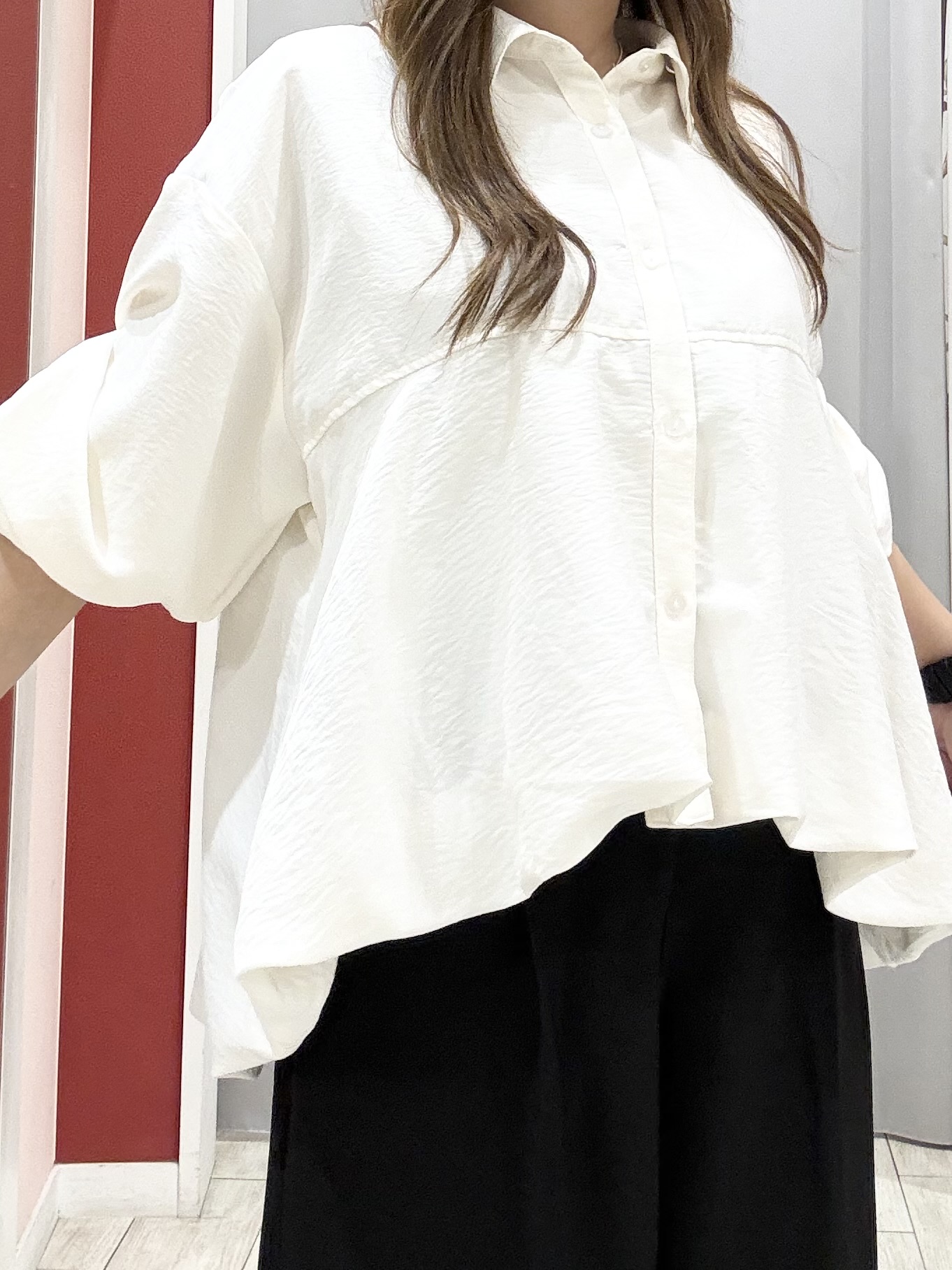 shioさんの「SHOO･LA･RUE｜【S-LL/洗濯機可】インせず即こなれる 裾バルーンシャツ」を使ったコーディネート