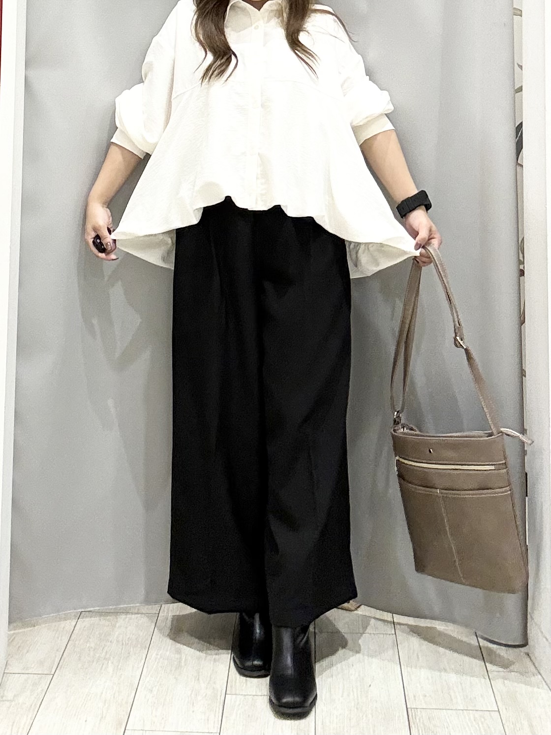 shioさんの「SHOO･LA･RUE｜【S-LL/洗濯機可】インせず即こなれる 裾バルーンシャツ」を使ったコーディネート