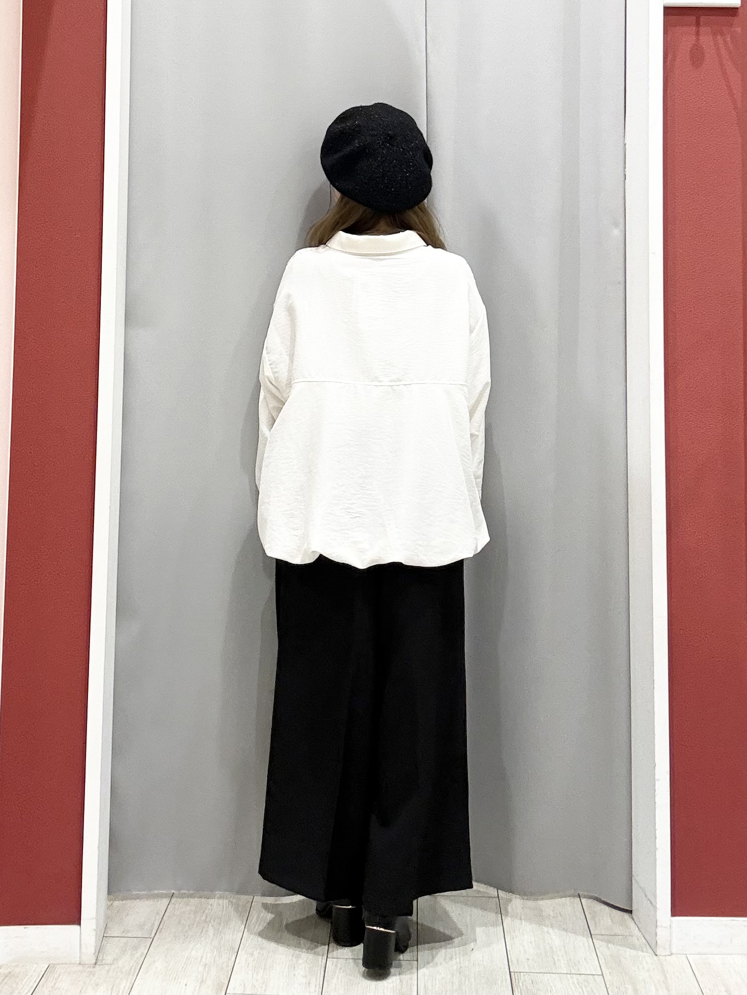 shioさんの「SHOO･LA･RUE｜【S-LL/洗濯機可】インせず即こなれる 裾バルーンシャツ」を使ったコーディネート