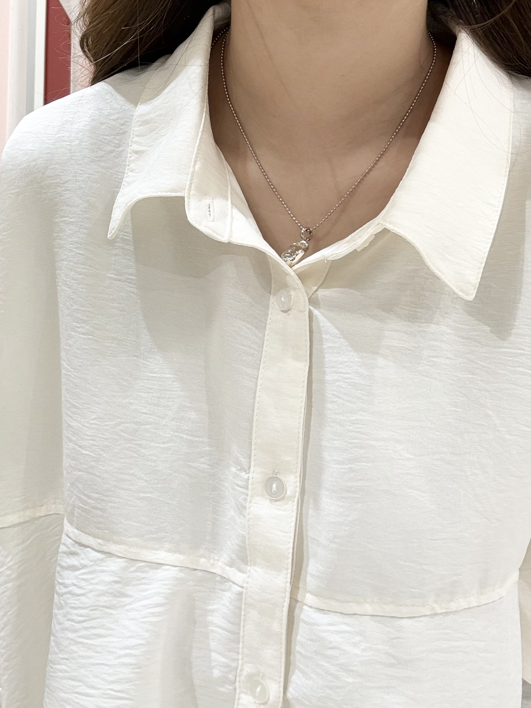 shioさんの「SHOO･LA･RUE｜【S-LL/洗濯機可】インせず即こなれる 裾バルーンシャツ」を使ったコーディネート