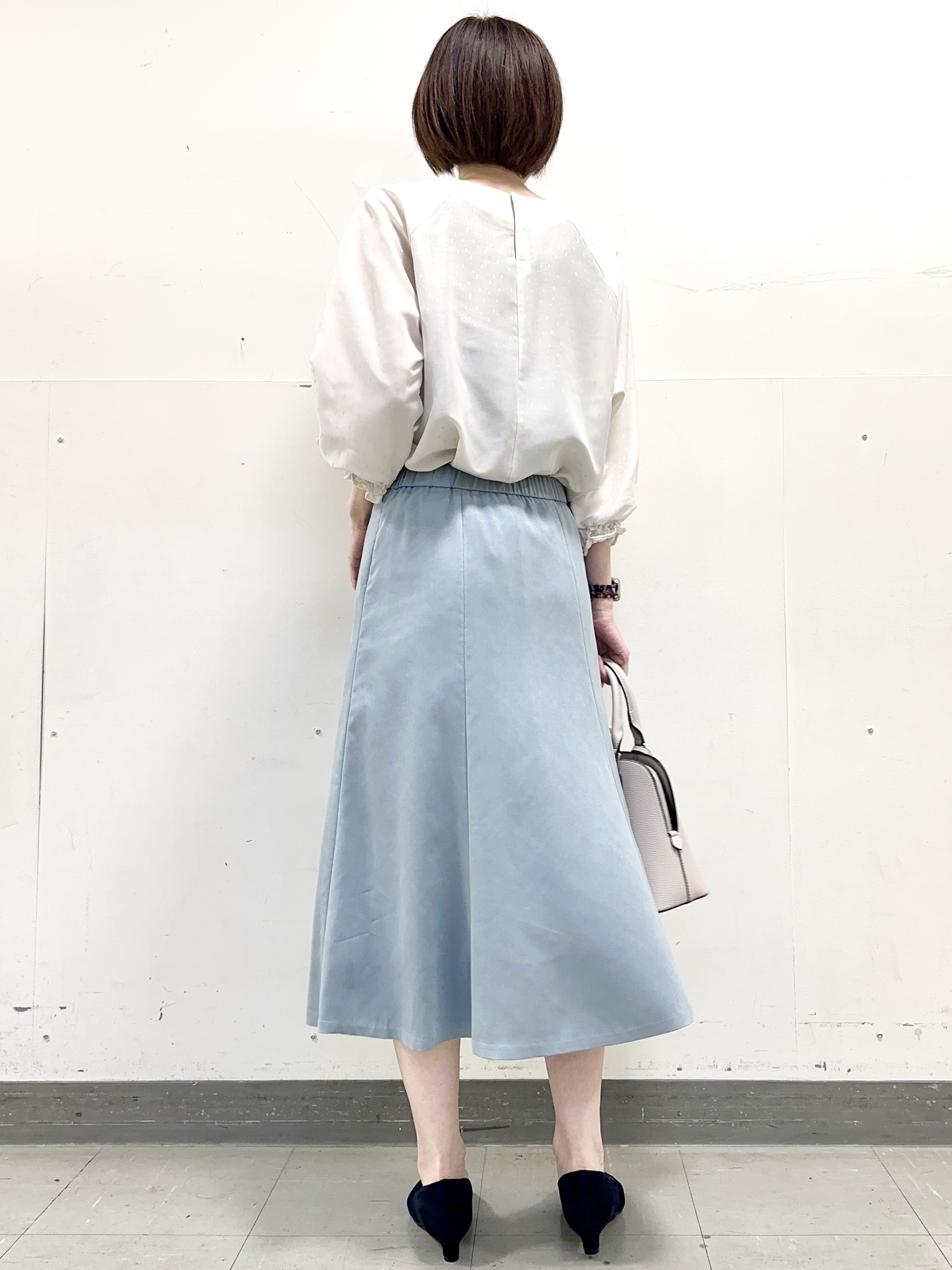 イト子さんの「Reflect｜タックデザイン ラグランスリーブブラウス」を使ったコーディネート