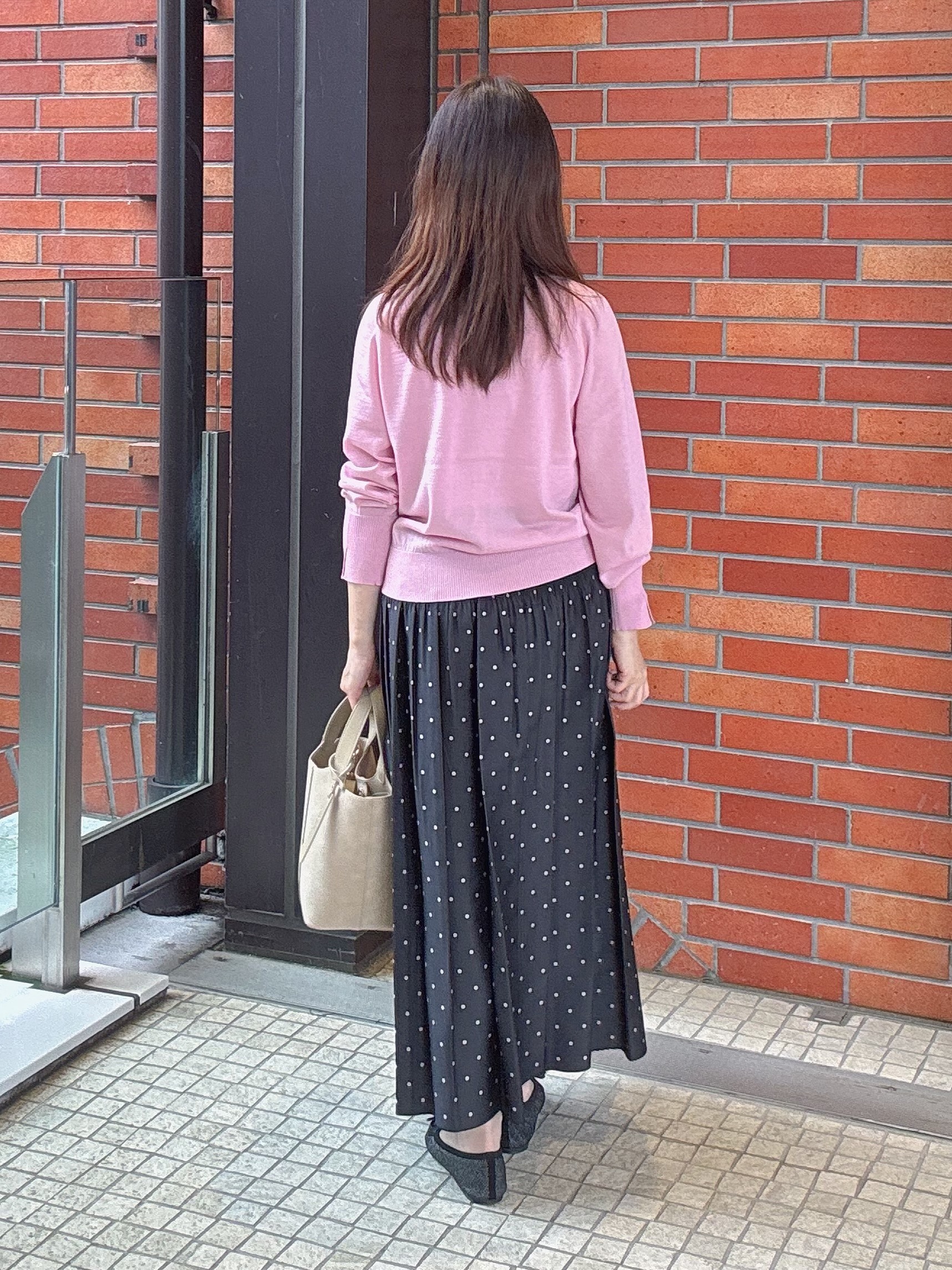 makiさんの「UNTITLED｜【アンサンブル可能/オンオフ使える】シルクウールカシミヤプルオーバー」を使ったコーディネート