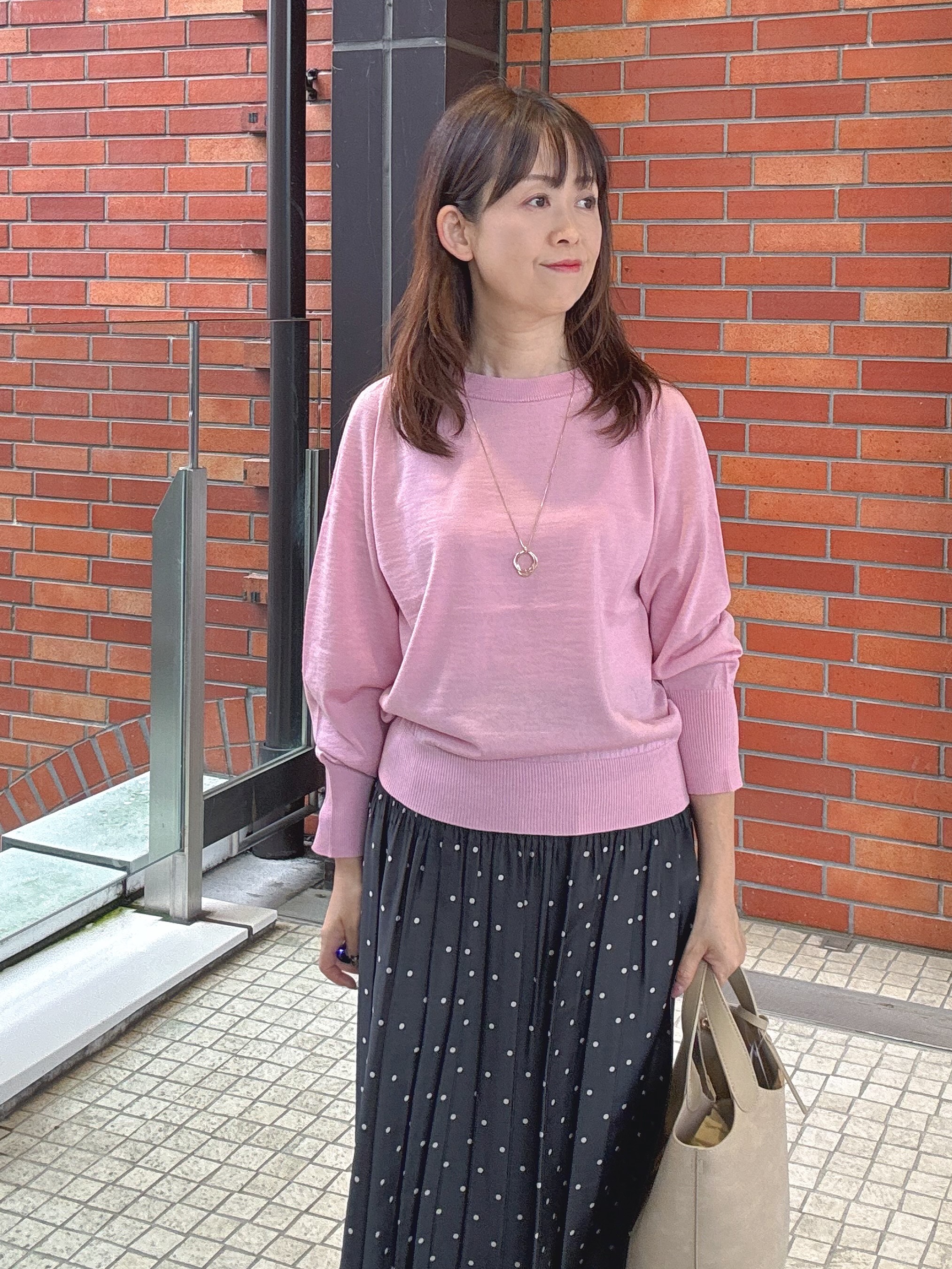 makiさんの「UNTITLED｜【アンサンブル可能/オンオフ使える】シルクウールカシミヤプルオーバー」を使ったコーディネート