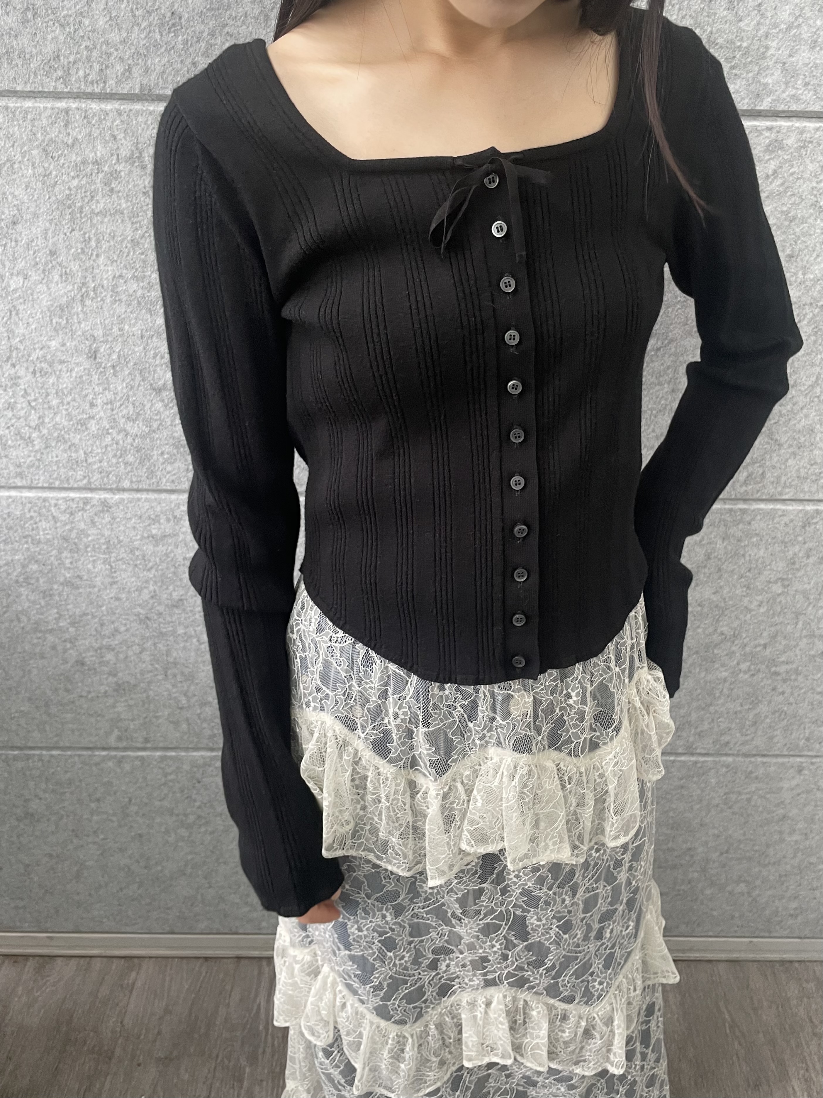丸山加奈子さんの「CODE A｜intimate knit cardigan」を使ったコーディネート