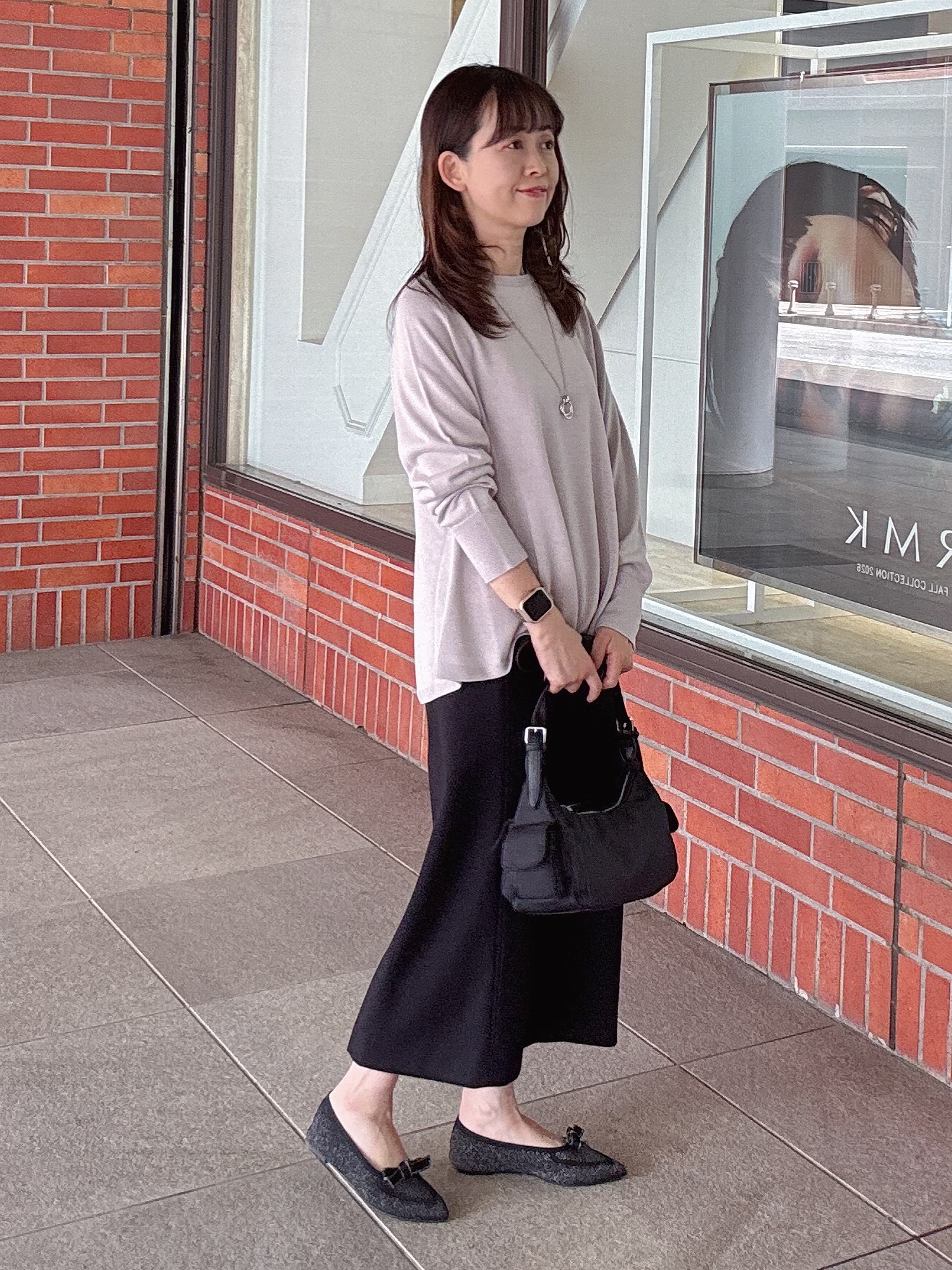 makiさんの「UNTITLED｜【きれいに体型カバー/8色展開】Aラインシルエットニットプルオーバー」を使ったコーディネート