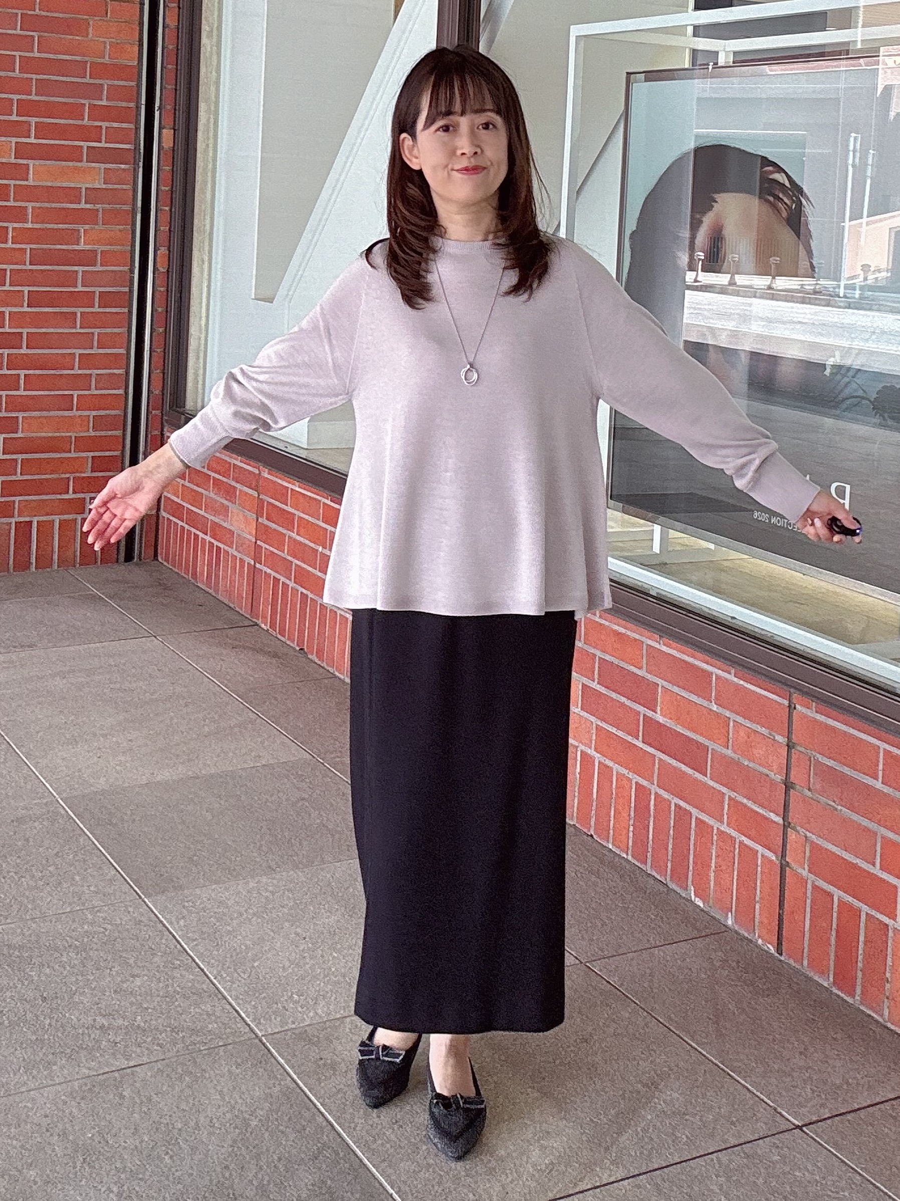 makiさんの「UNTITLED｜【きれいに体型カバー/8色展開】Aラインシルエットニットプルオーバー」を使ったコーディネート