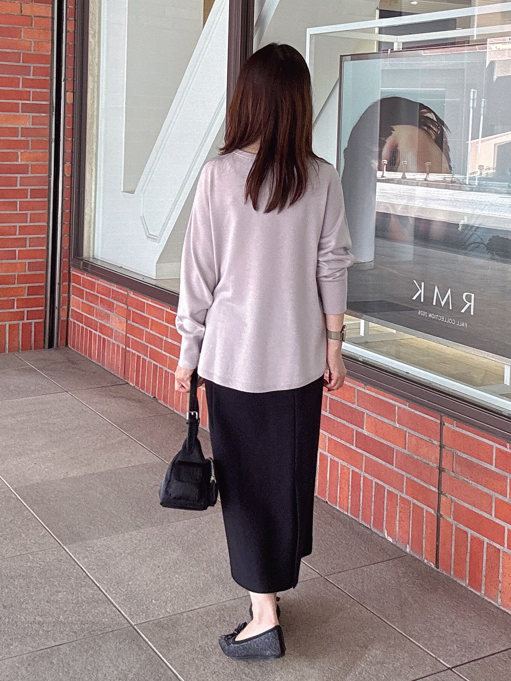 makiさんの「UNTITLED｜【きれいに体型カバー/8色展開】Aラインシルエットニットプルオーバー」を使ったコーディネート