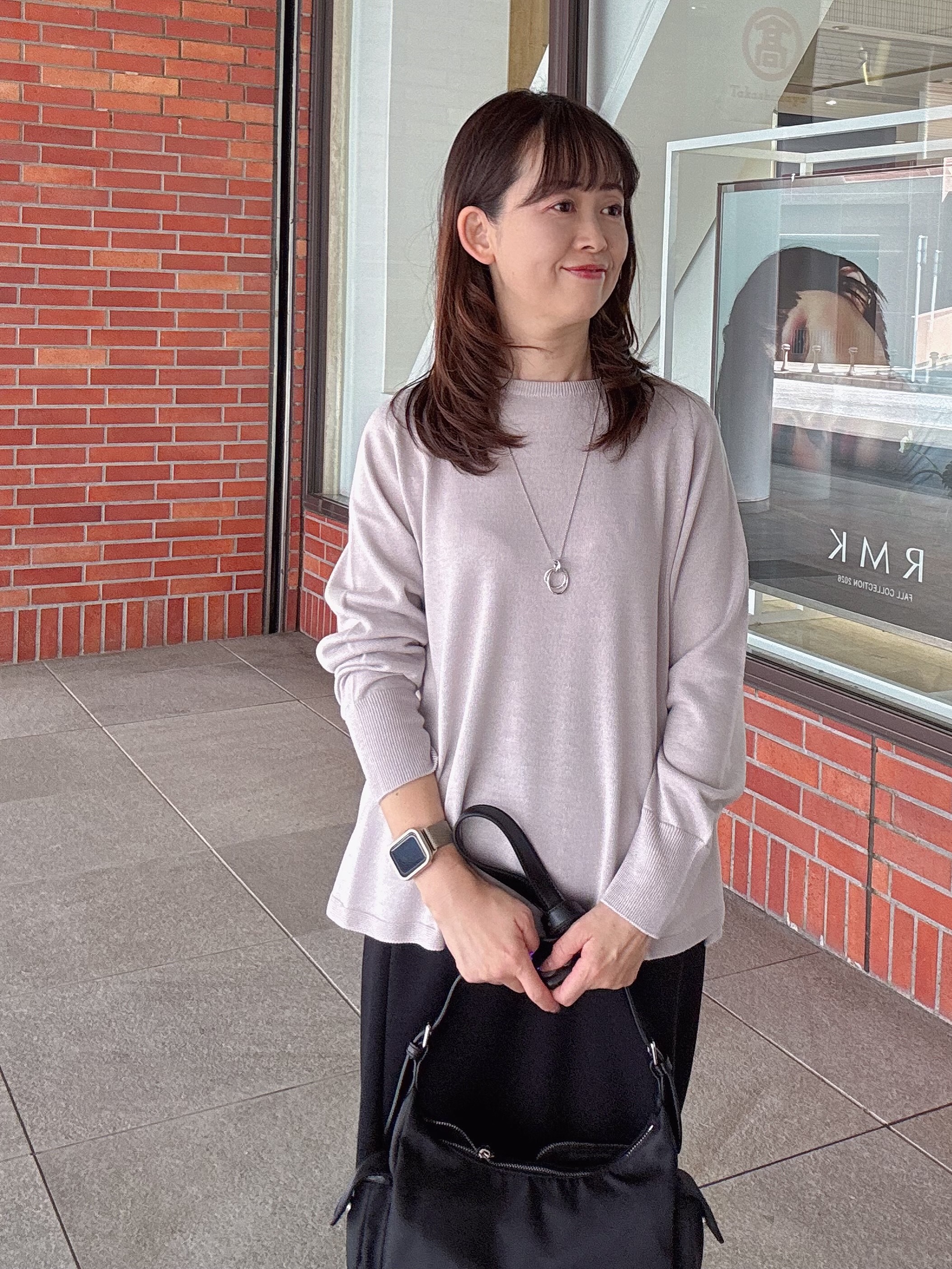 makiさんの「UNTITLED｜【きれいに体型カバー/8色展開】Aラインシルエットニットプルオーバー」を使ったコーディネート