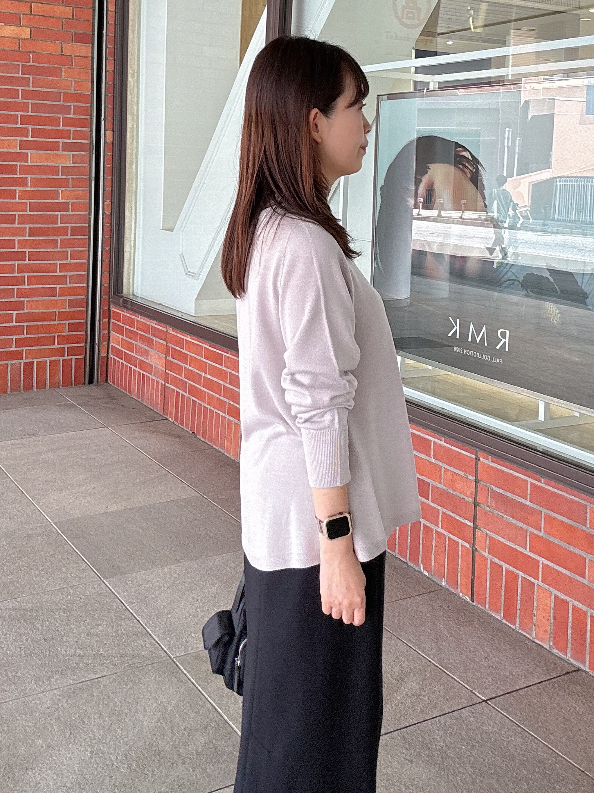 makiさんの「UNTITLED｜【きれいに体型カバー/8色展開】Aラインシルエットニットプルオーバー」を使ったコーディネート