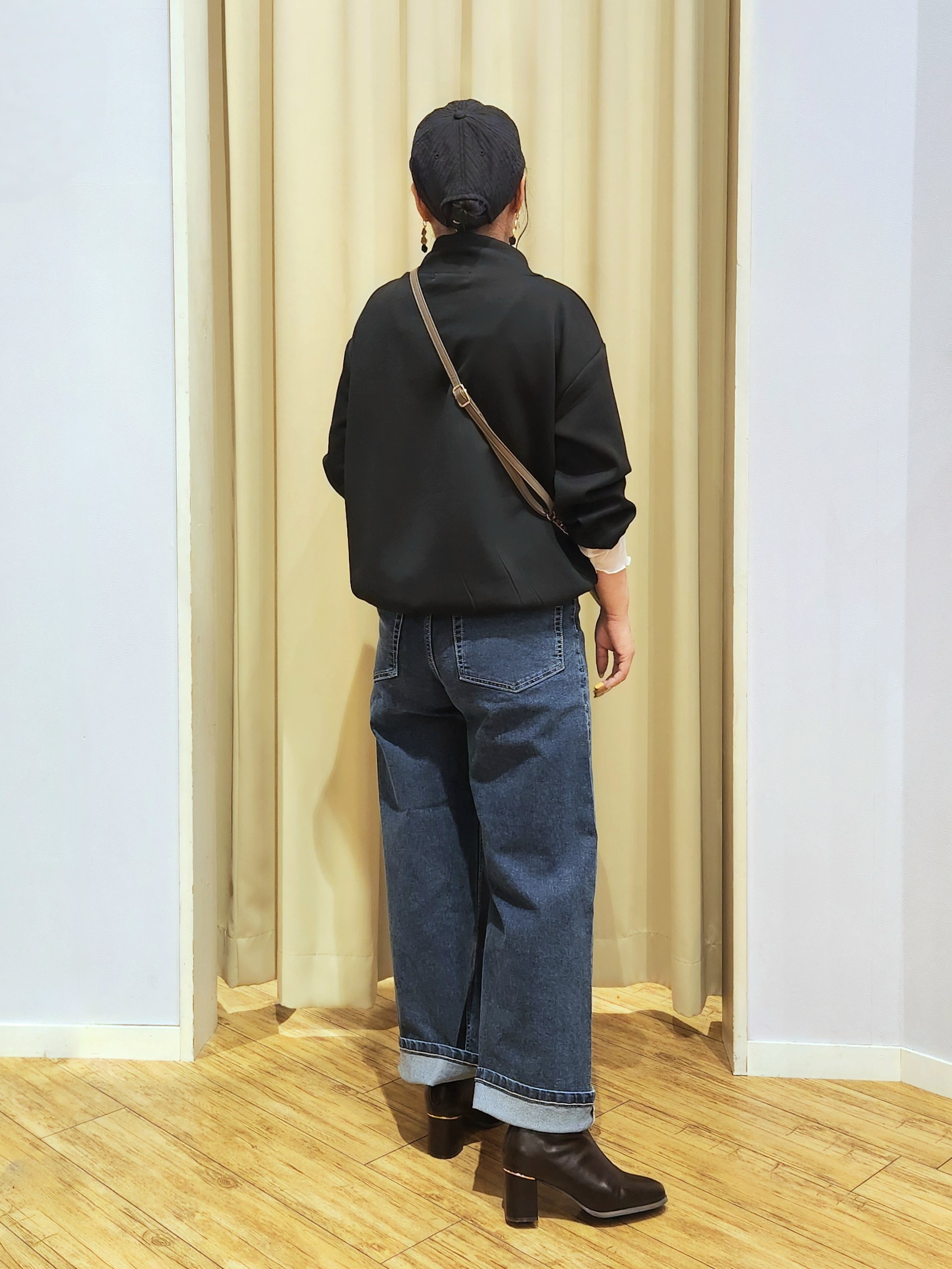くまさんの「SHOO･LA･RUE｜【S-LL/洗濯機可】コーデにプラスするだけで垢抜ける 柄アソートシアーチュールトップス」を使ったコーディネート