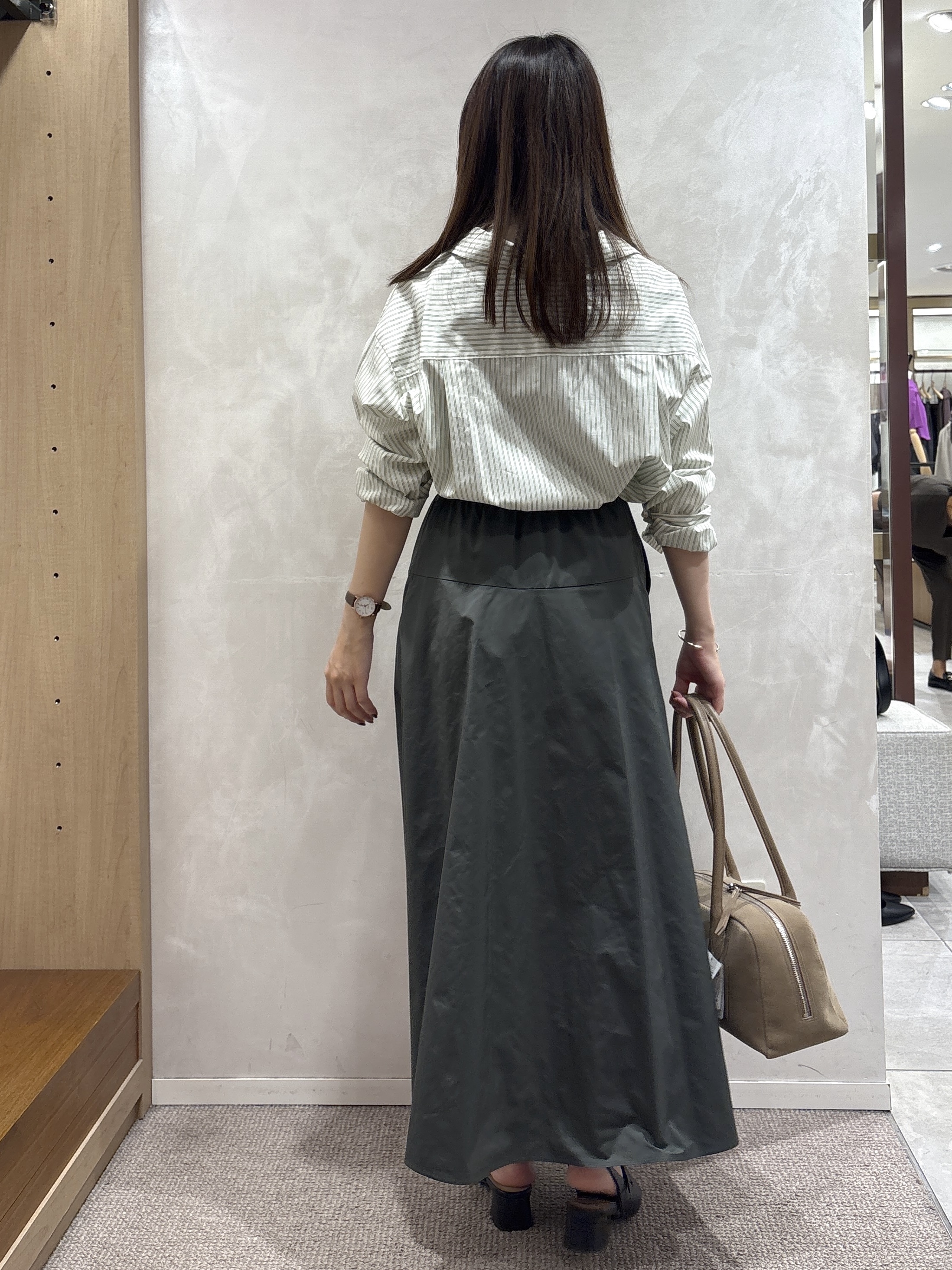 asamiさんの「UNTITLED｜【秋カラー/スポーティー】タフタナロースカート」を使ったコーディネート