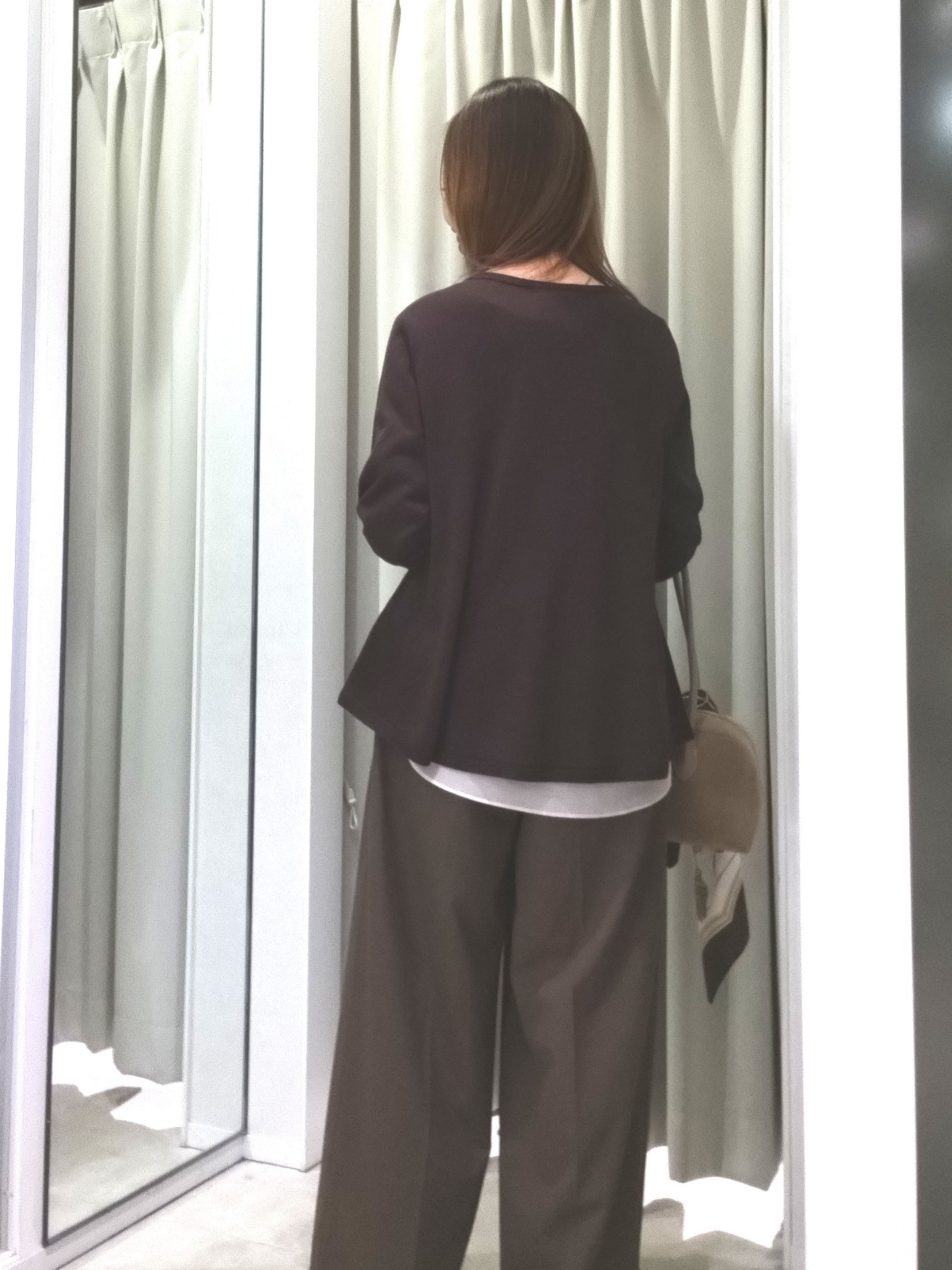 もりさんの「UNTITLED｜【きれいに体型カバー/8色展開】Aラインシルエットニットプルオーバー」を使ったコーディネート