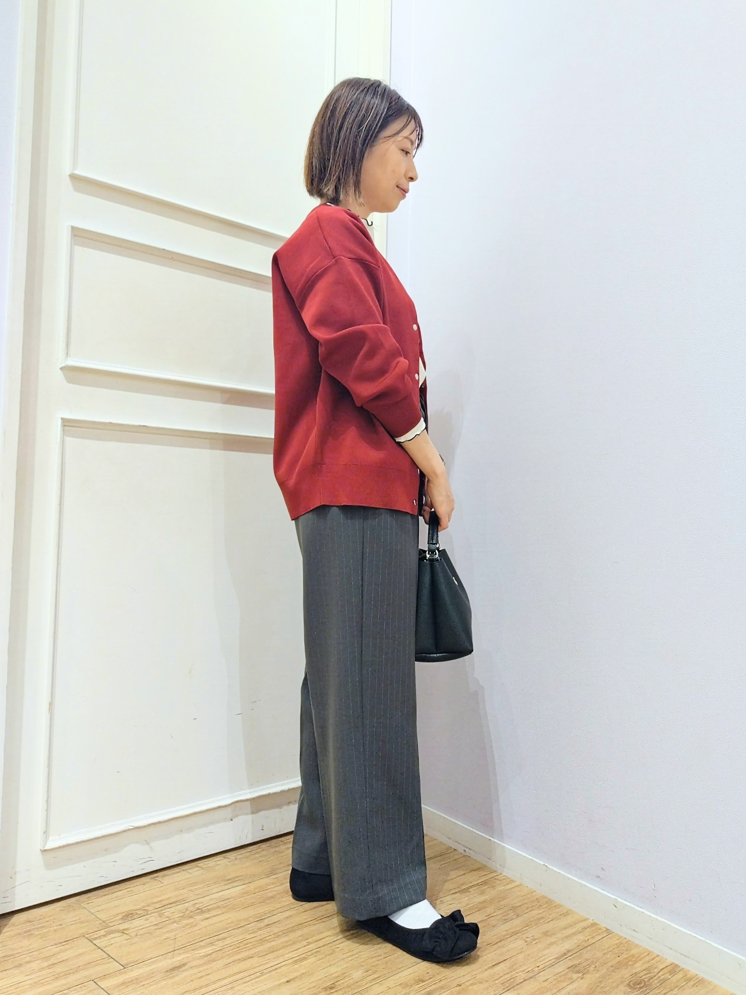 miomioさんの「SHOO･LA･RUE｜【セットアップ可/洗濯機可】軽やかに羽織れる スポンディッシュ ニットカーディガン」を使ったコーディネート