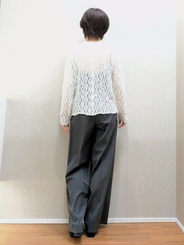 ミズタさんの「UNTITLED｜【羽織りのインナーに】レースプルオーバー」を使ったコーディネート