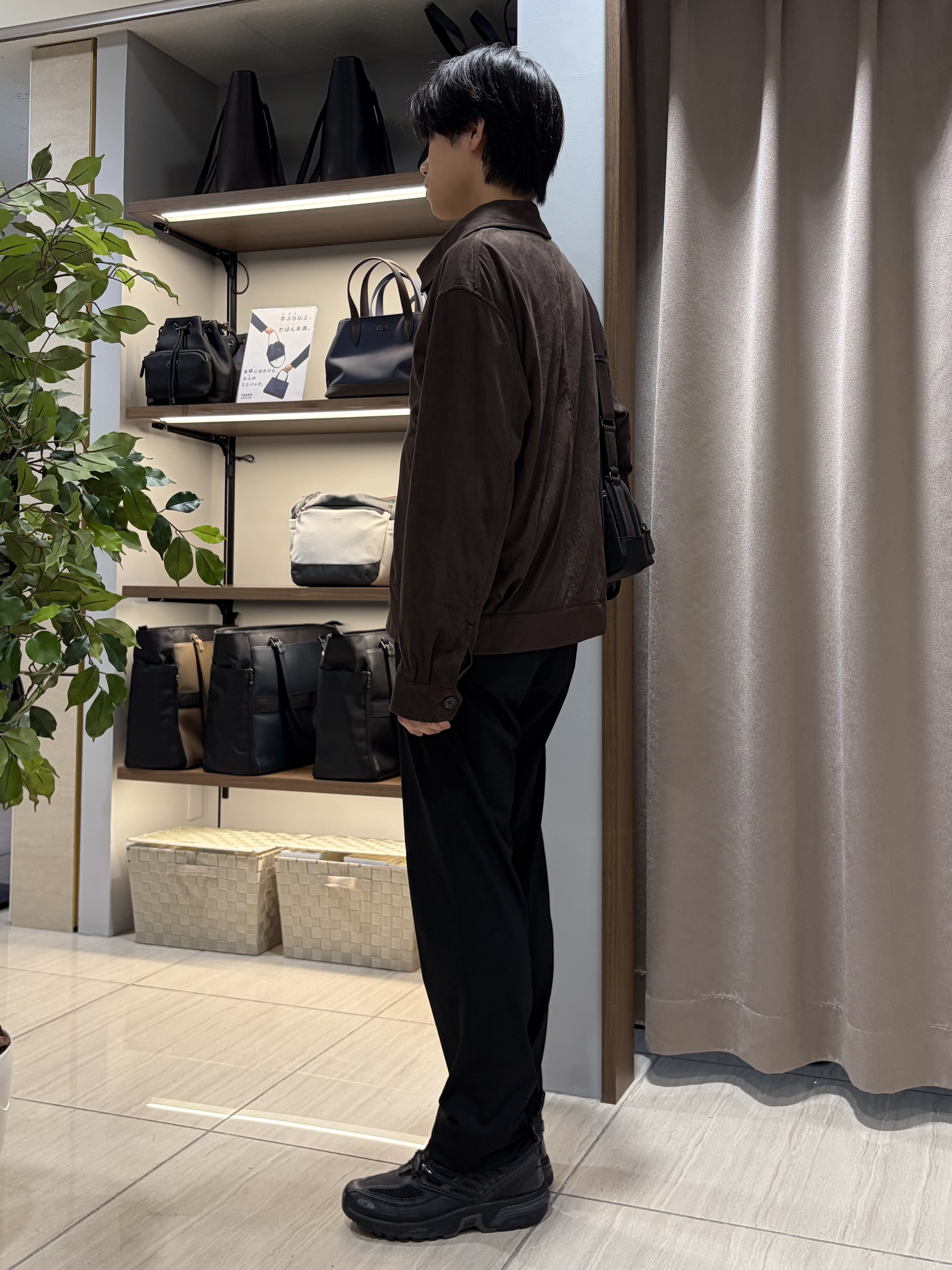 hiroさんの「TAKEO KIKUCHI｜デニム＆スウェード調 ジップブルゾン」を使ったコーディネート