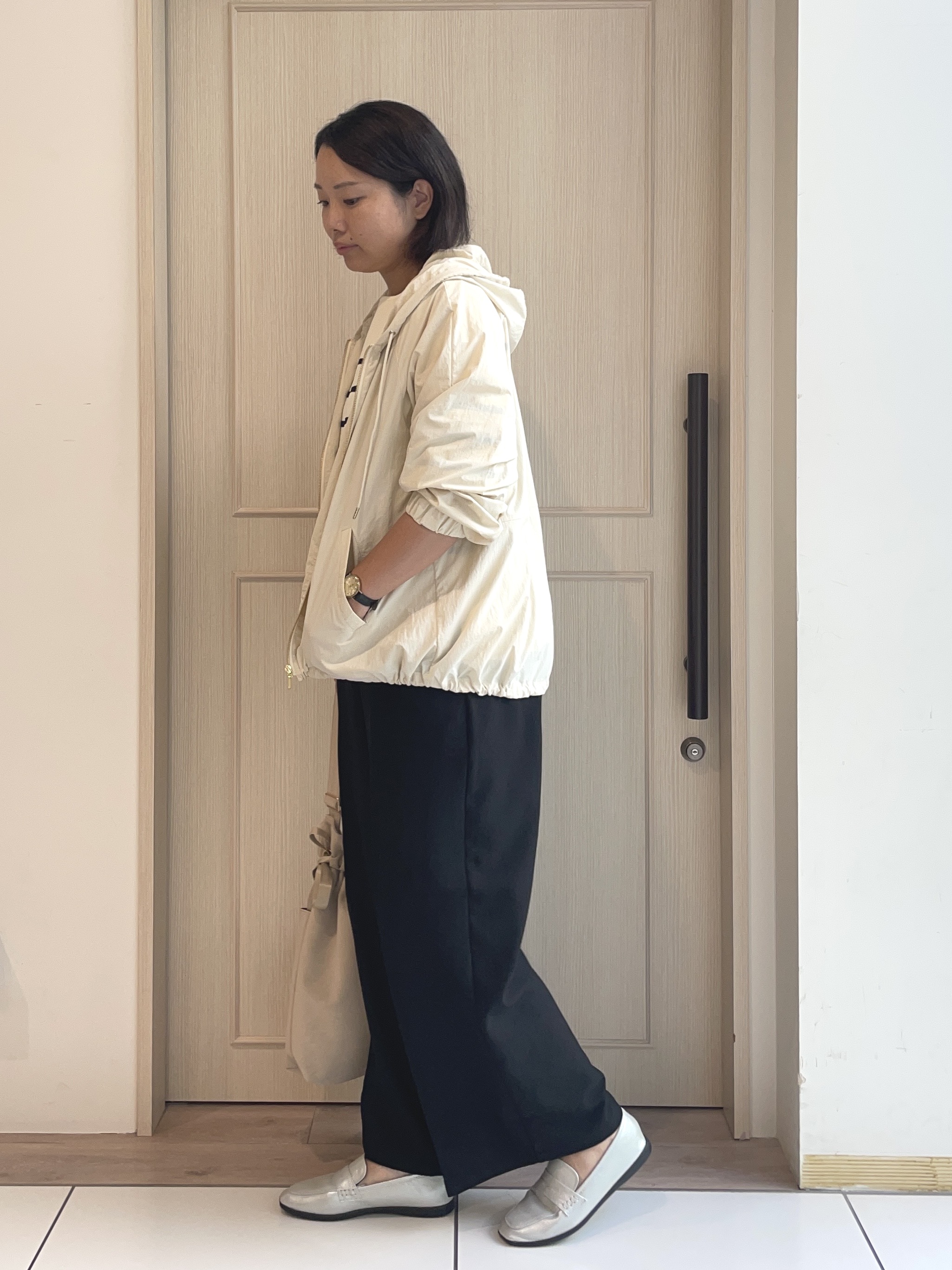大畠和沙さんの「SHOO･LA･RUE｜【S-LL/撥水】ゴールドパーツで女性らしく ギャザーブルゾン」を使ったコーディネート