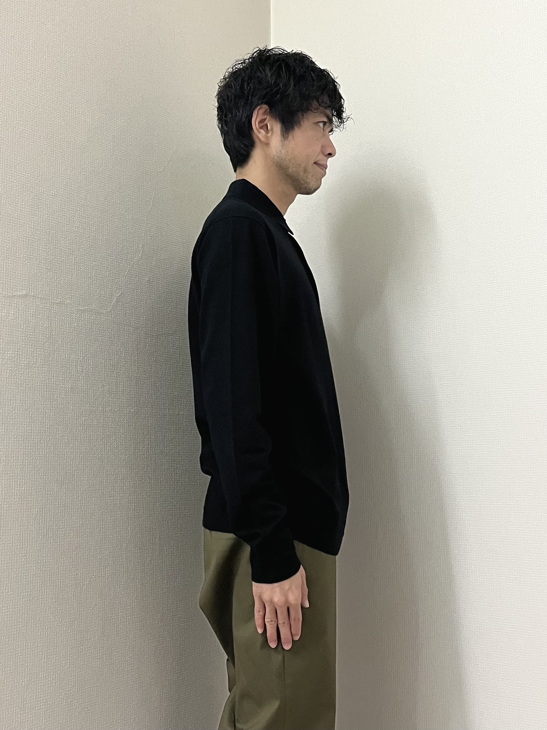 URAさんの「TAKEO KIKUCHI｜レーヨン ニット ポロシャツ」を使ったコーディネート