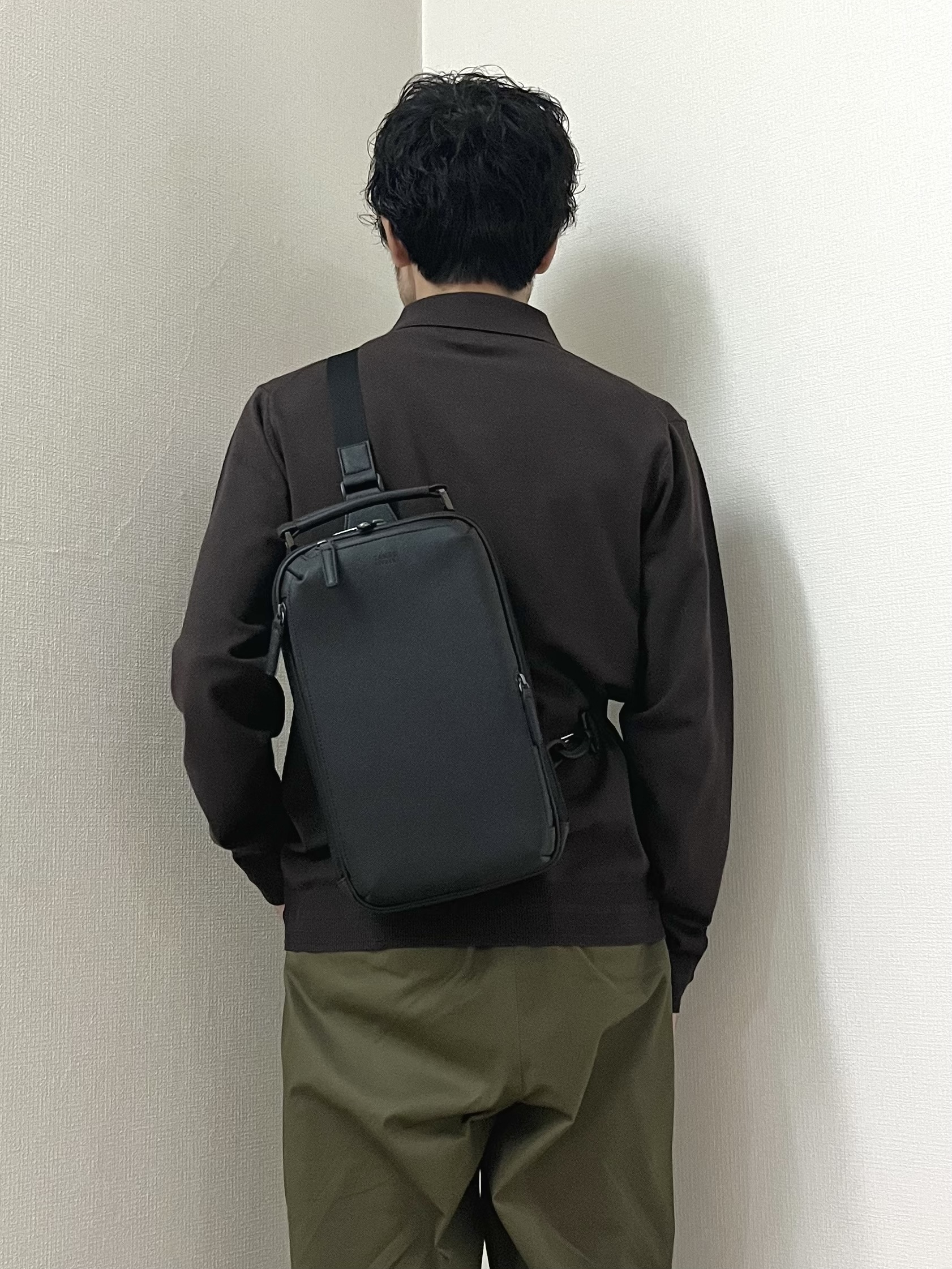URAさんの「TAKEO KIKUCHI｜レーヨン ニット ポロシャツ」を使ったコーディネート