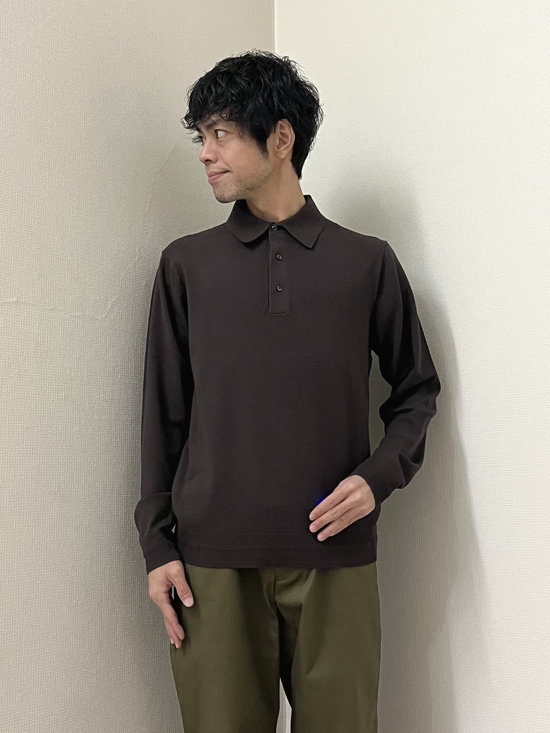 URAさんの「TAKEO KIKUCHI｜レーヨン ニット ポロシャツ」を使ったコーディネート