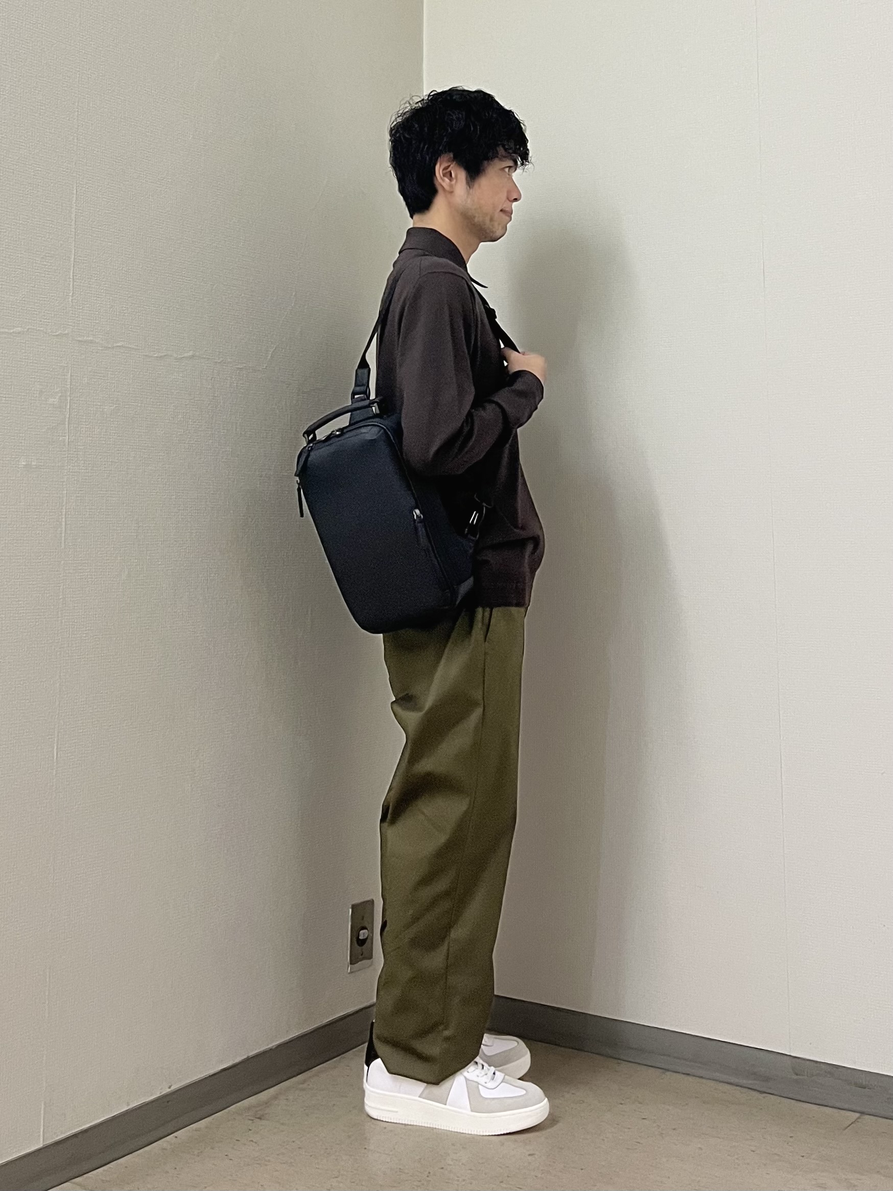 URAさんの「TAKEO KIKUCHI｜レーヨン ニット ポロシャツ」を使ったコーディネート
