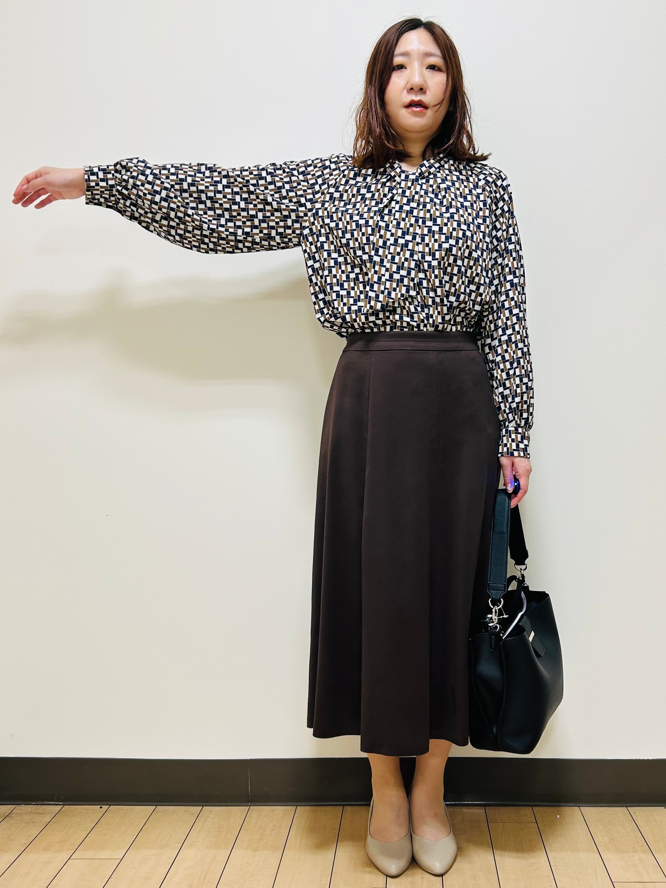 miiiさんの「Reflect｜【SS-4Lサイズ／セットアップ】幾何柄プリント ボウタイデザインブラウス」を使ったコーディネート
