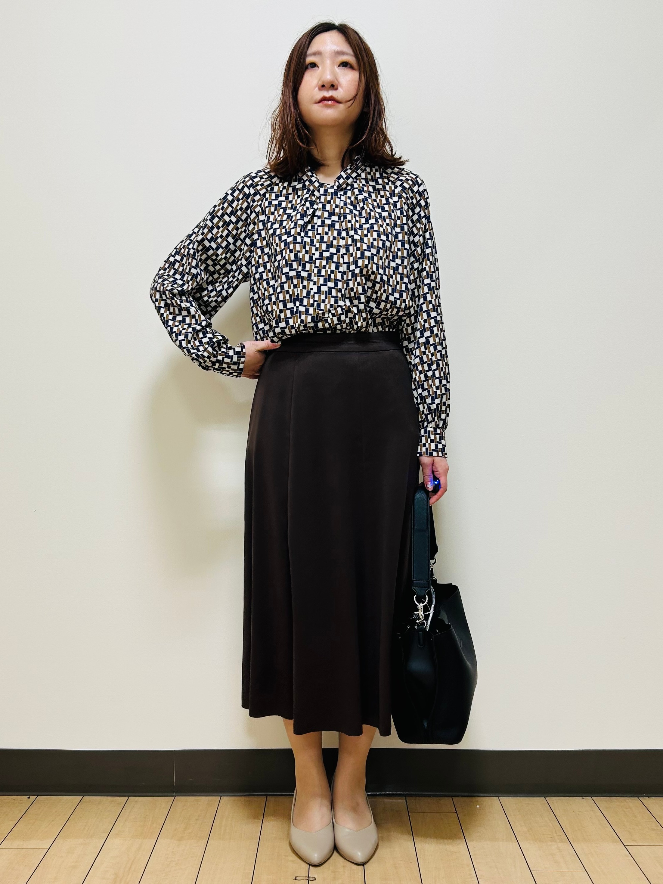 miiiさんの「Reflect｜【SS-4Lサイズ／セットアップ】幾何柄プリント ボウタイデザインブラウス」を使ったコーディネート