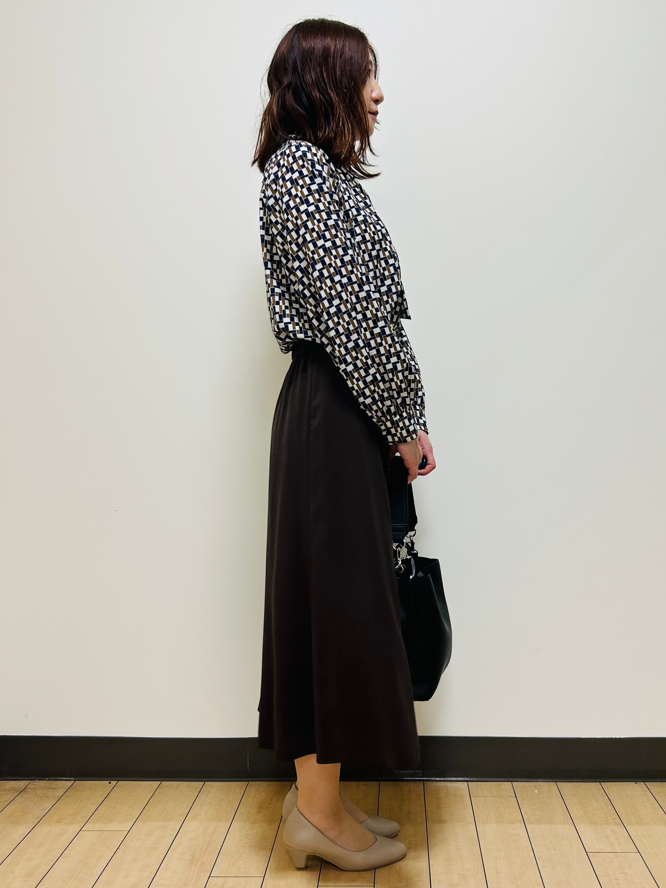 miiiさんの「Reflect｜【SS-4Lサイズ／セットアップ】幾何柄プリント ボウタイデザインブラウス」を使ったコーディネート