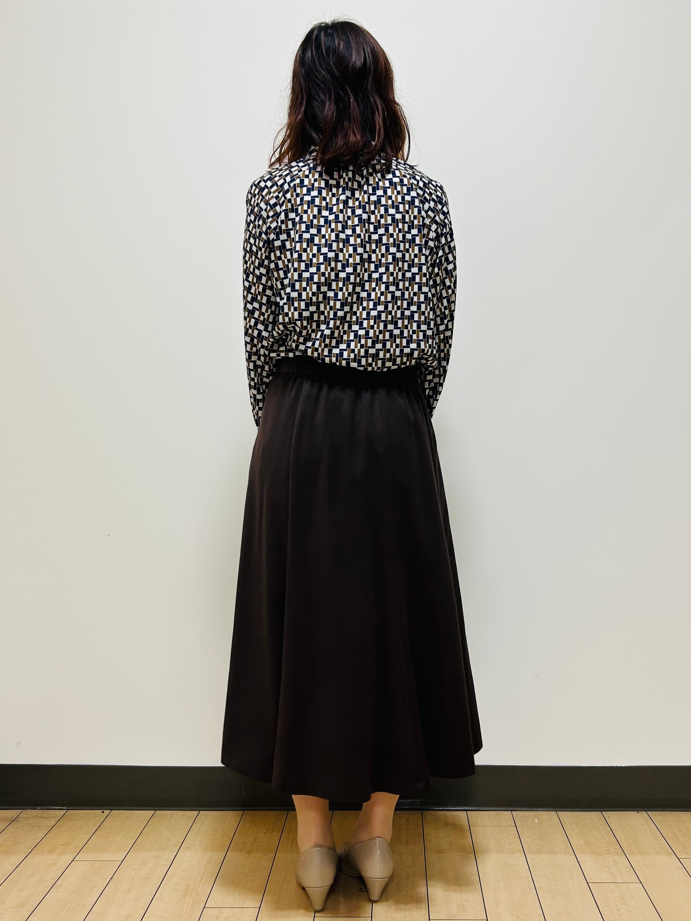 miiiさんの「Reflect｜【SS-4Lサイズ／セットアップ】幾何柄プリント ボウタイデザインブラウス」を使ったコーディネート