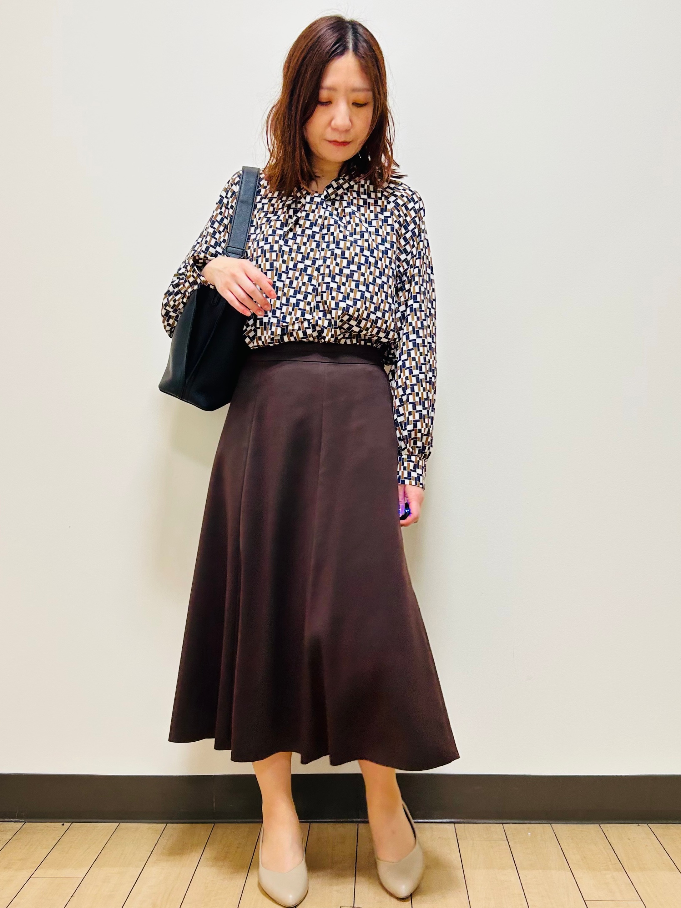 miiiさんの「Reflect｜【SS-4Lサイズ／セットアップ】幾何柄プリント ボウタイデザインブラウス」を使ったコーディネート