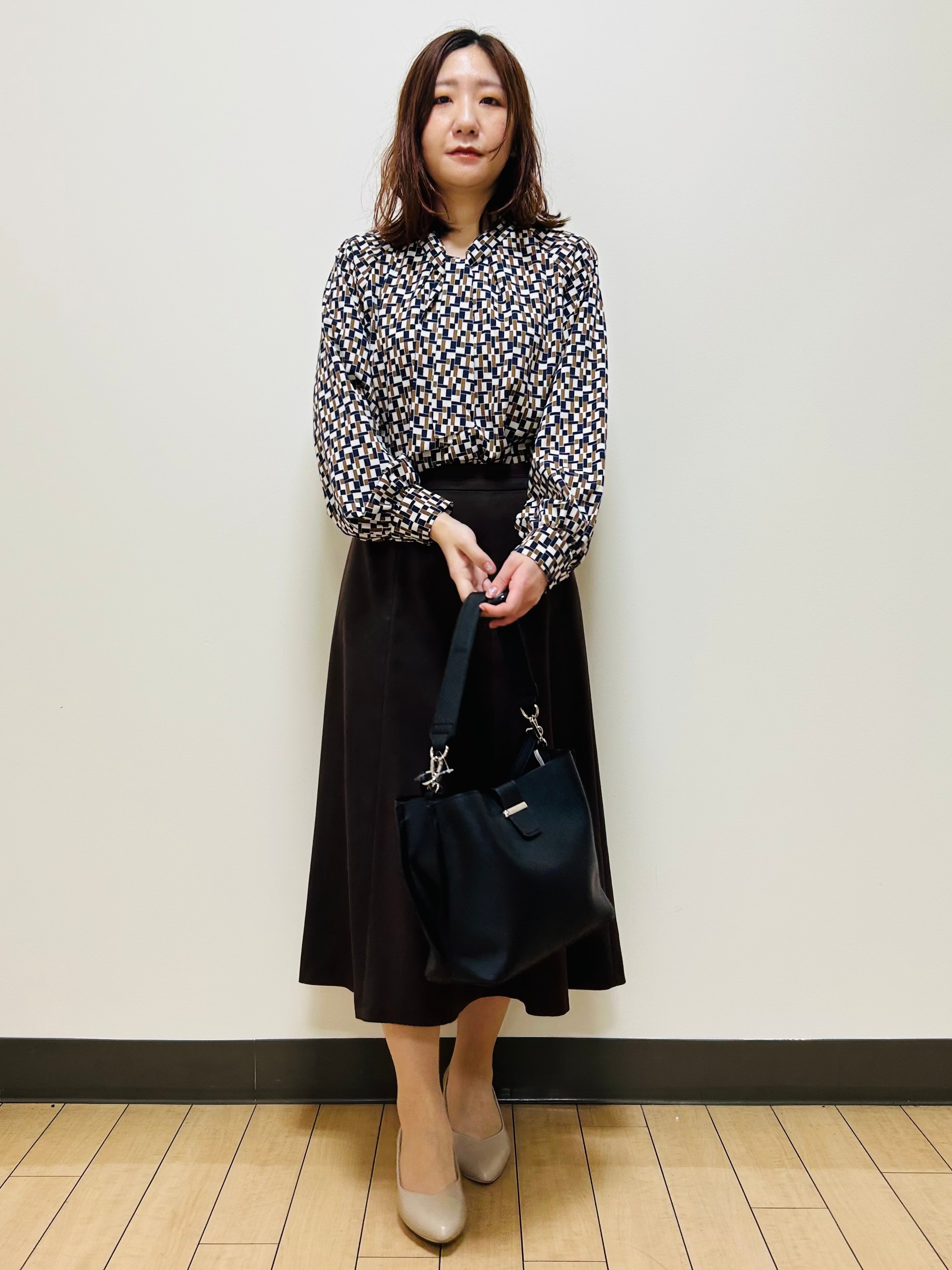 miiiさんの「Reflect｜【SS-4Lサイズ／セットアップ】幾何柄プリント ボウタイデザインブラウス」を使ったコーディネート