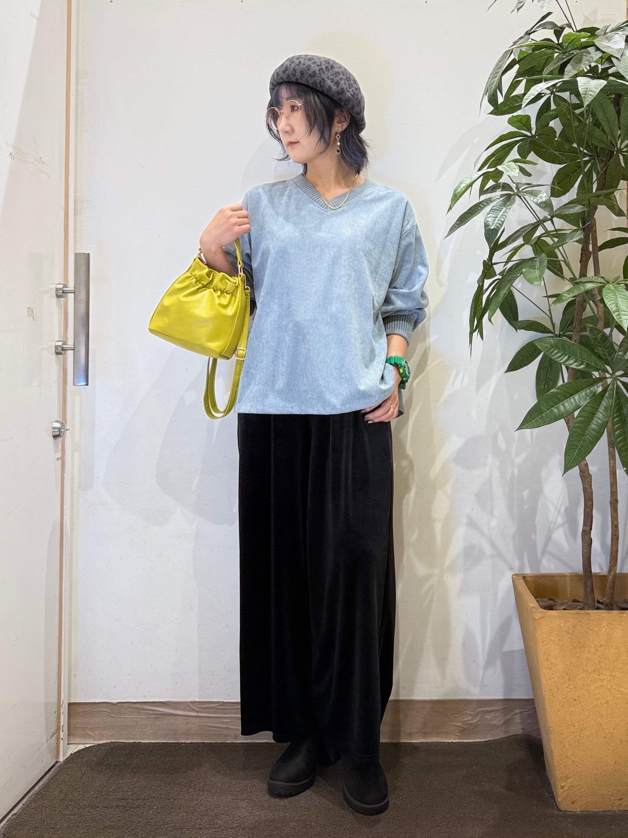 misakiさんの「SHOO･LA･RUE｜【S-LL/洗濯機可/前後2WAY】大人上品にきまる コーデュロイトップス」を使ったコーディネート