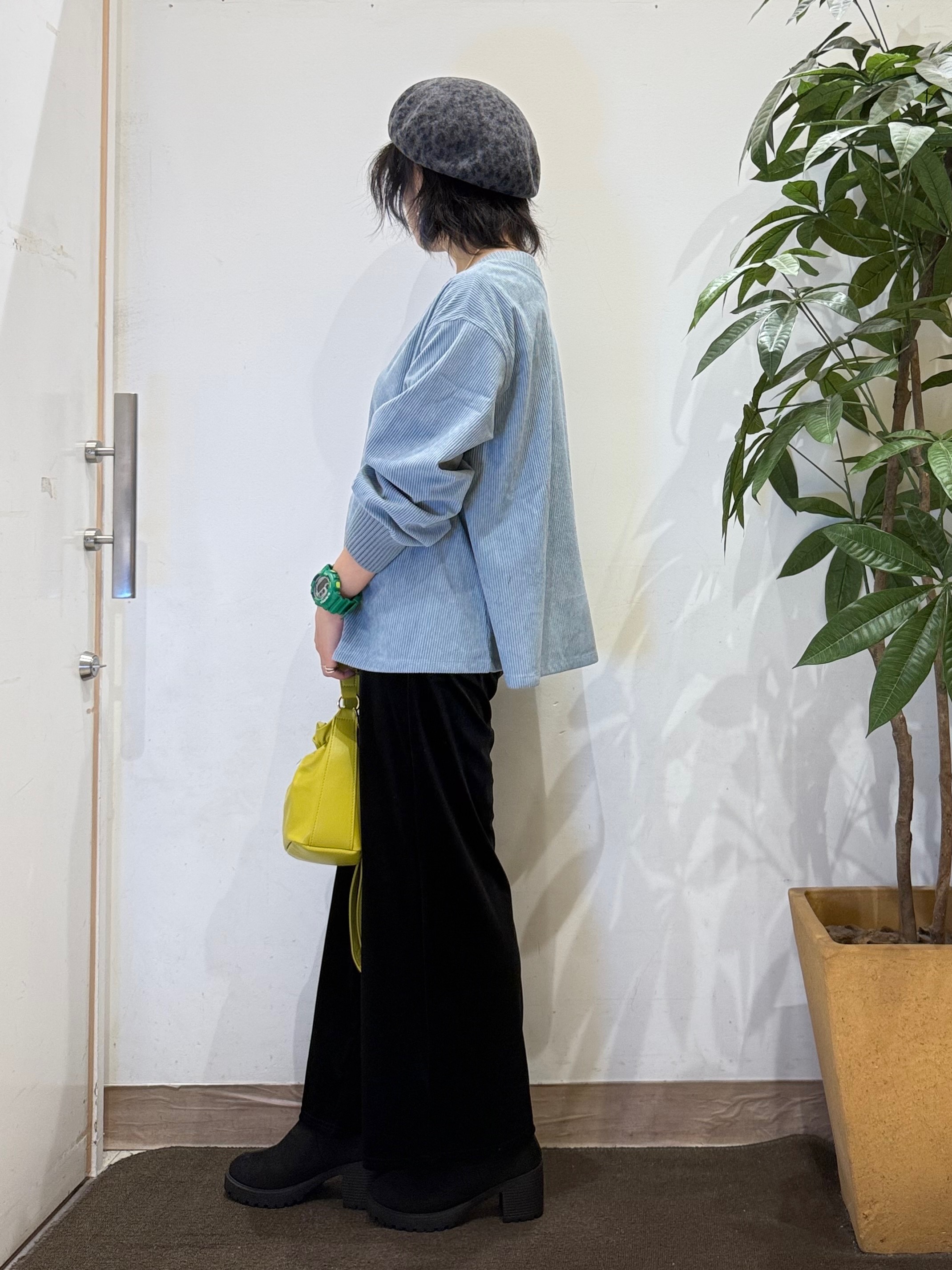 misakiさんの「SHOO･LA･RUE｜【S-LL/洗濯機可/前後2WAY】大人上品にきまる コーデュロイトップス」を使ったコーディネート