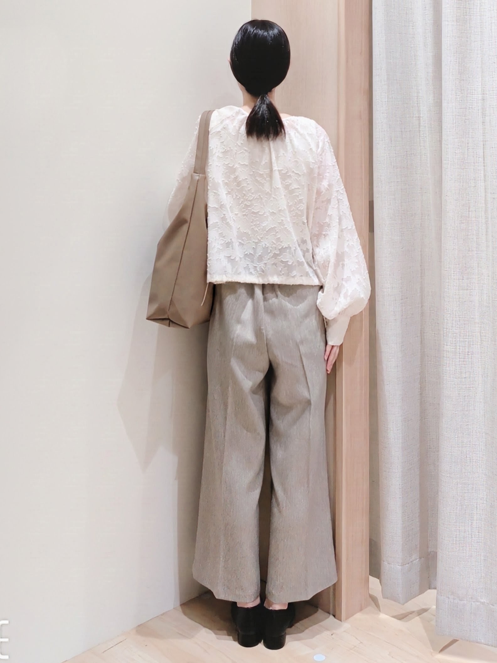 Yuiさんの「grove｜上品に華やぐ シアージャカードブラウス」を使ったコーディネート