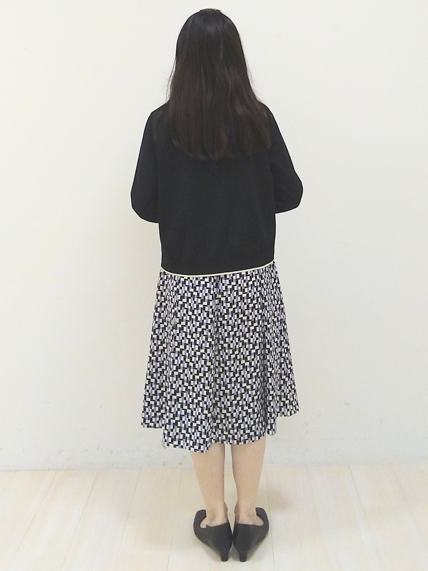 SANAさんの「Reflect｜【UVカット／アンサンブル／手洗い可】バイカラーニットカーディガン」を使ったコーディネート