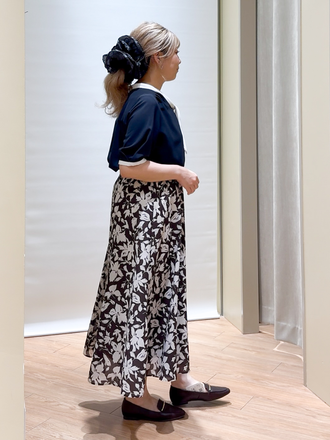Harukaさんの「grove｜【洗濯機OK/シワになりにくい】1枚で華やぐ配色ボウタイブラウス」を使ったコーディネート