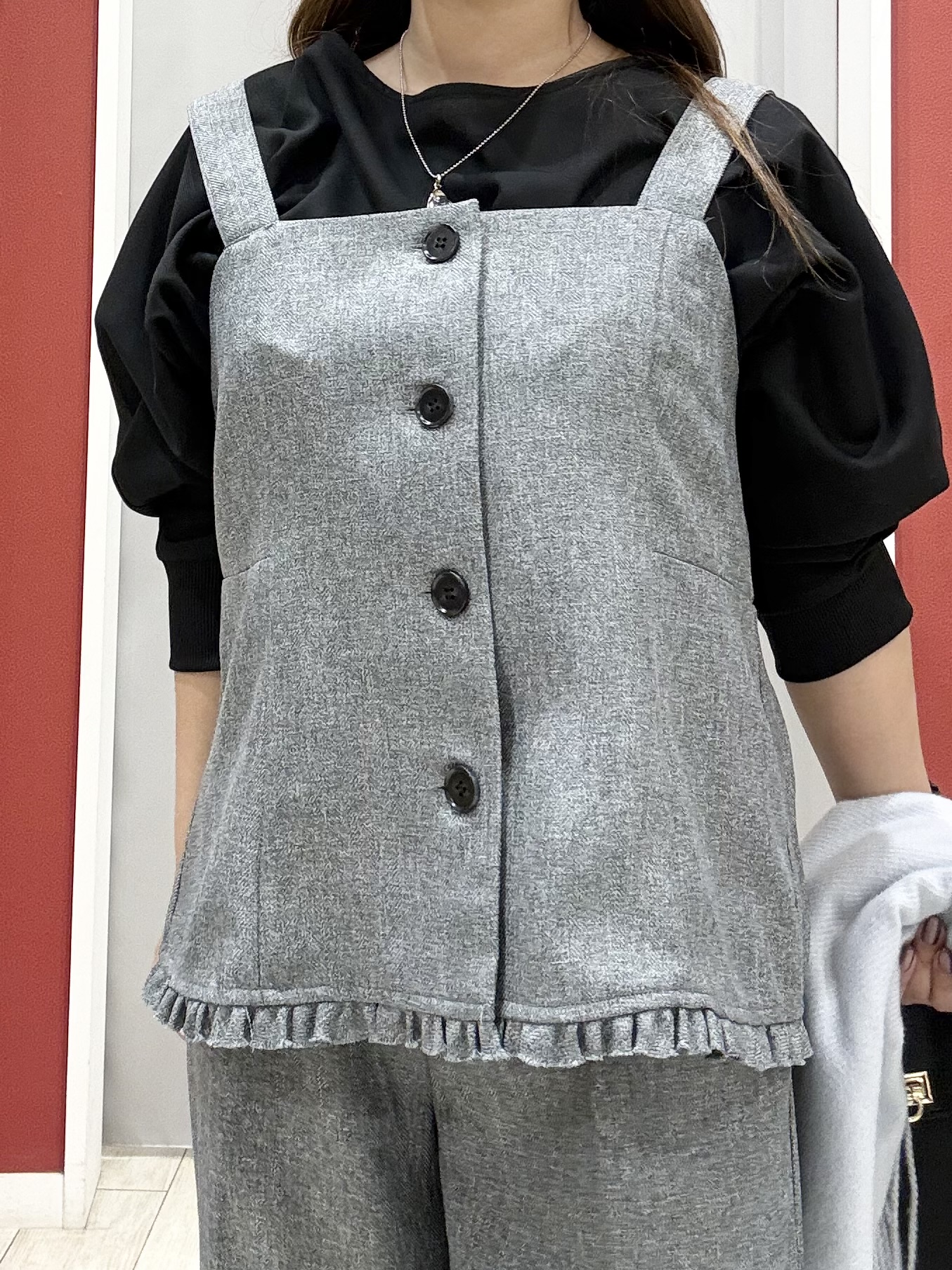 shioさんの「SHOO･LA･RUE｜【2点セット／着方いろいろ】ビスチェ&times;センタープレスパンツ セットアップ」を使ったコーディネート
