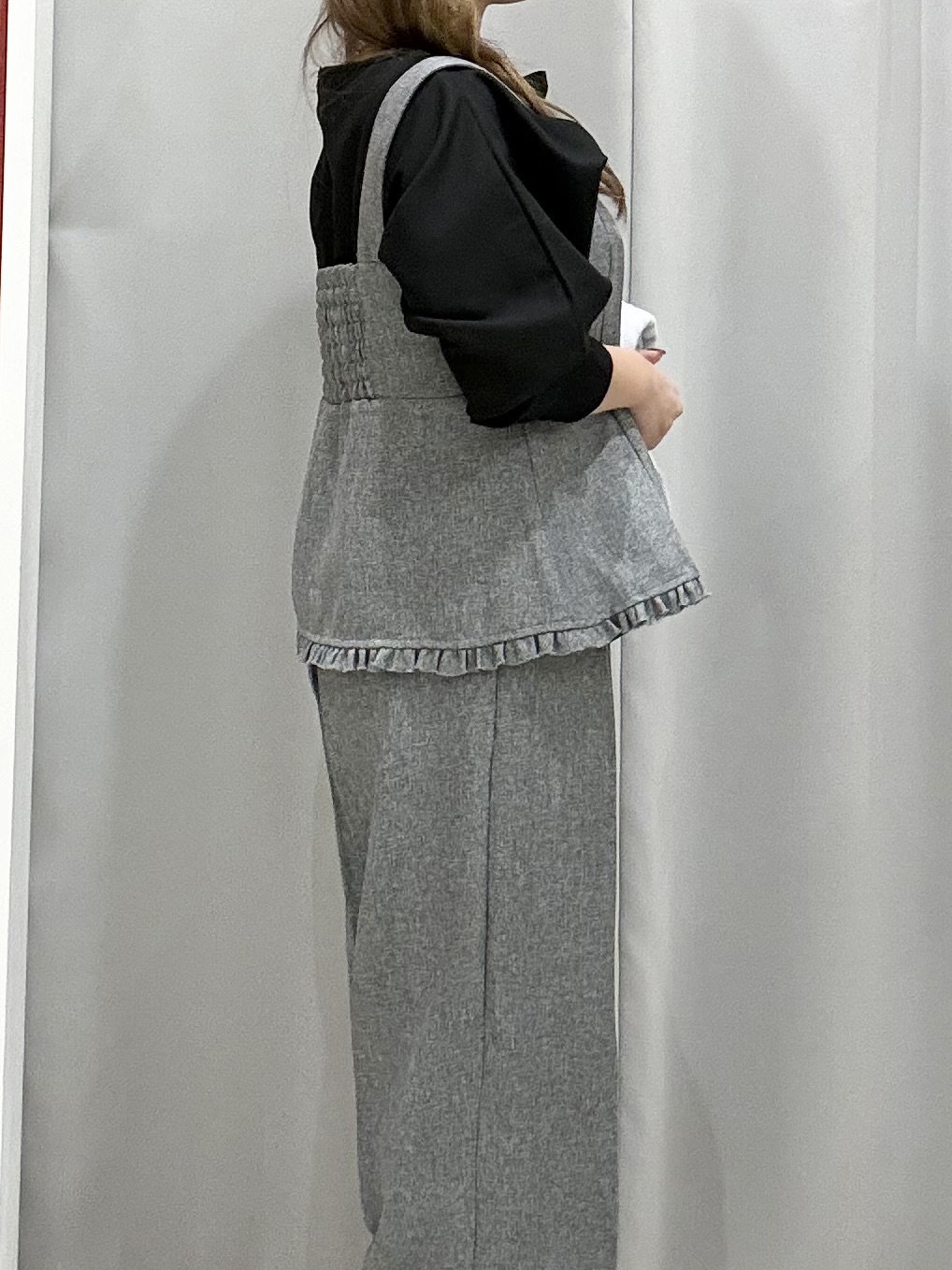 shioさんの「SHOO･LA･RUE｜【2点セット／着方いろいろ】ビスチェ&times;センタープレスパンツ セットアップ」を使ったコーディネート