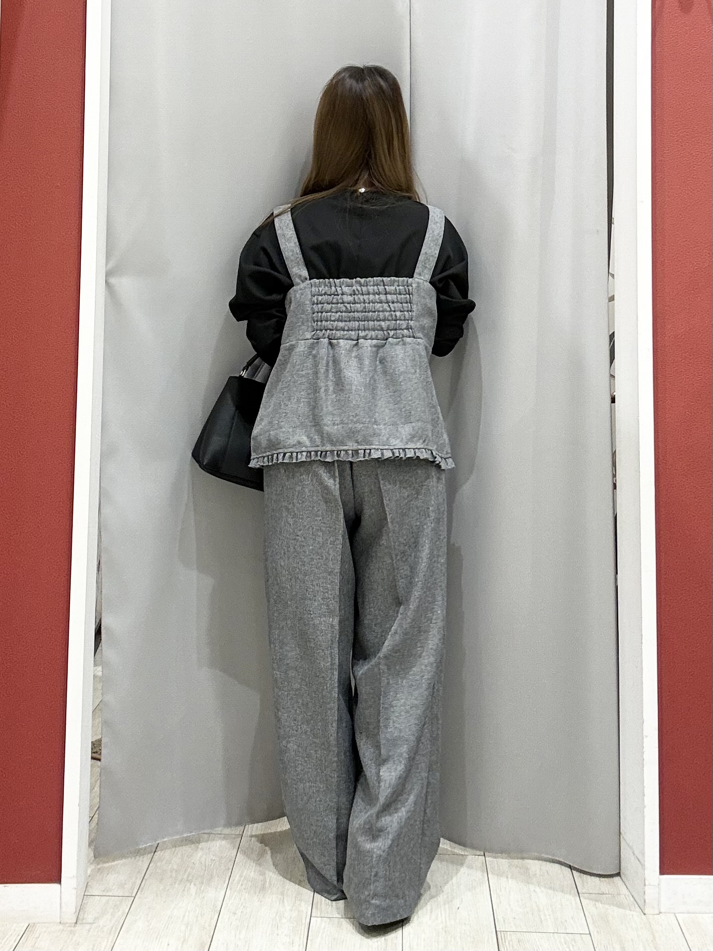shioさんの「SHOO･LA･RUE｜【2点セット／着方いろいろ】ビスチェ&times;センタープレスパンツ セットアップ」を使ったコーディネート