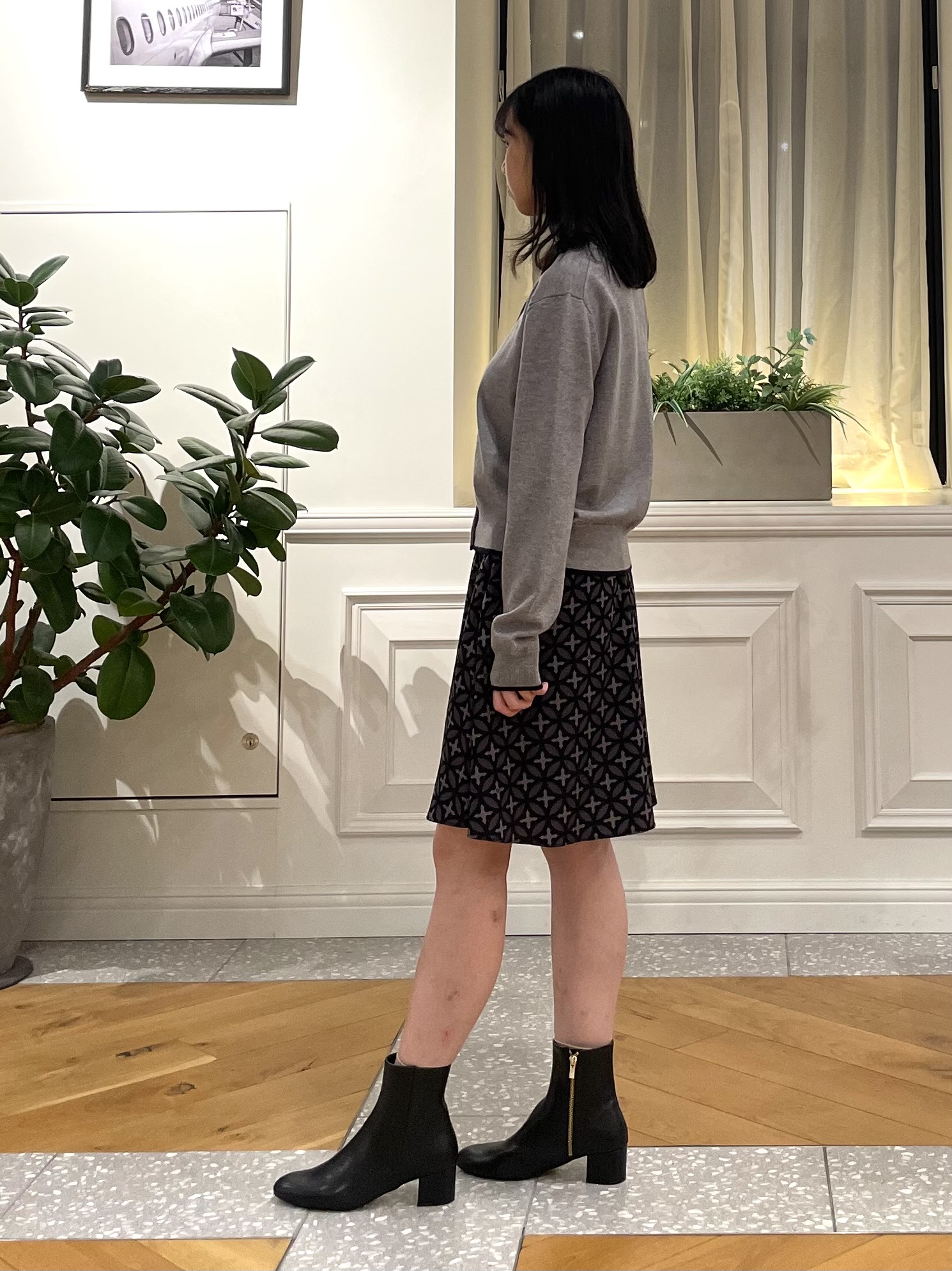 Lilyさんの「DRESSTERIOR｜ゼニアバル―ファキャッシュウールクルーネックカーディガン」を使ったコーディネート
