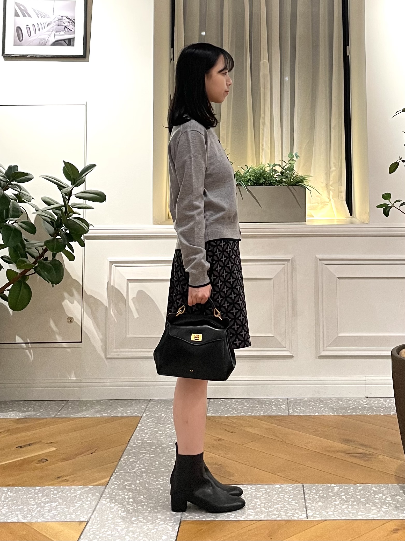 Lilyさんの「DRESSTERIOR｜ゼニアバル―ファキャッシュウールクルーネックカーディガン」を使ったコーディネート