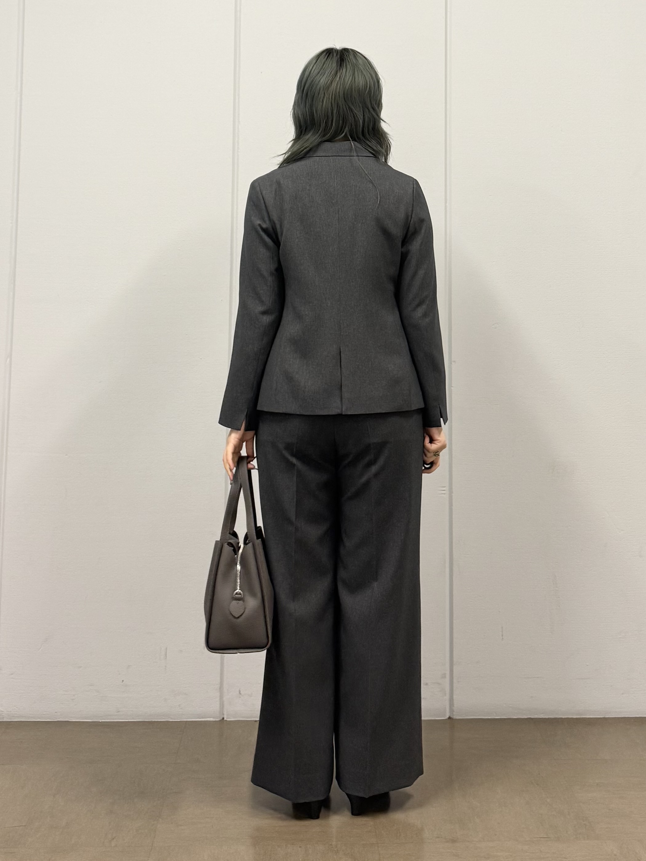 mizukiさんの「INDIVI｜【羽織りにも！/UVケア/着る日傘】ケープ風ブラウス」を使ったコーディネート