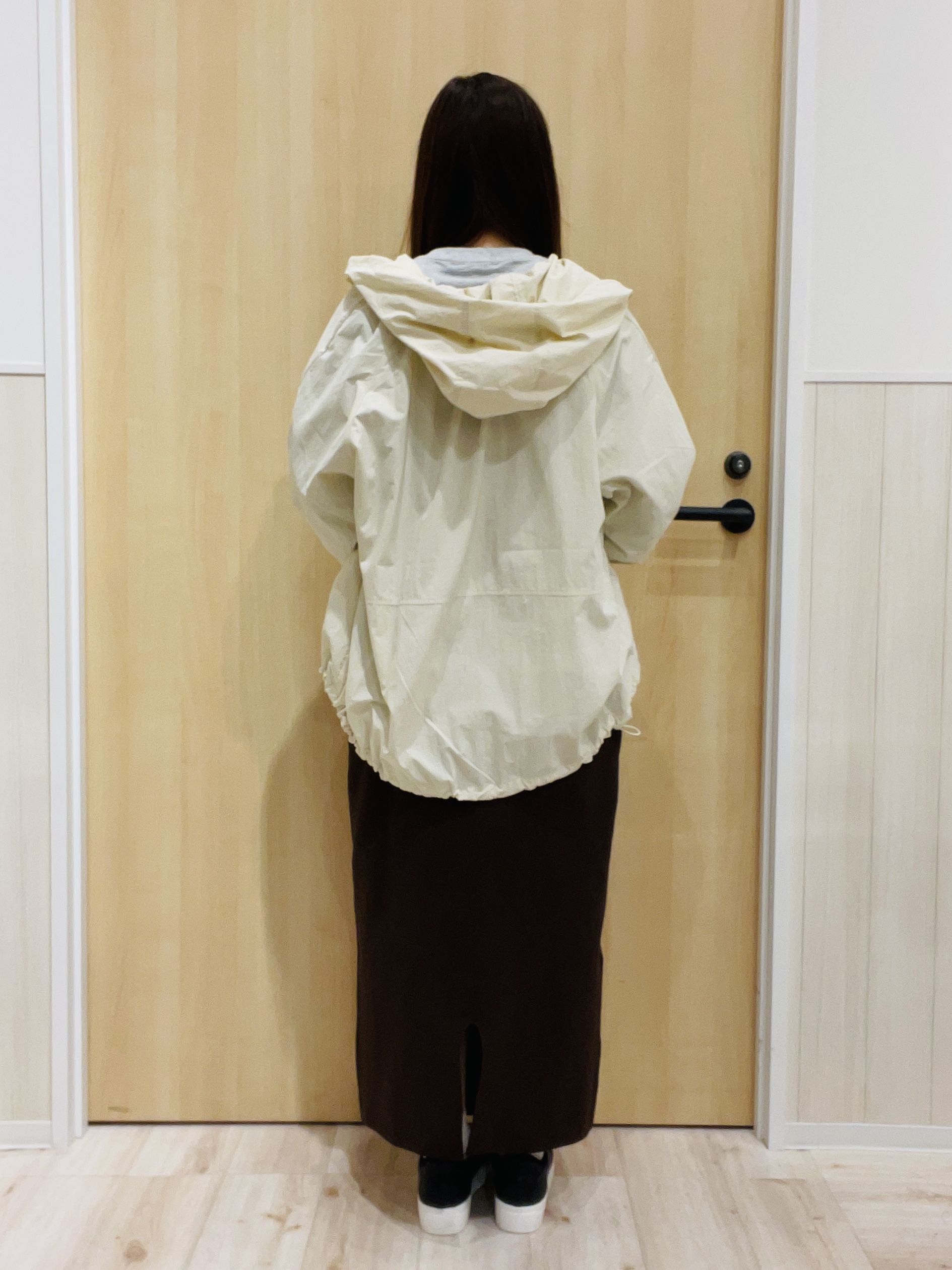 minamiさんの「SHOO･LA･RUE｜【S-LL/撥水】ゴールドパーツで女性らしく ギャザーブルゾン」を使ったコーディネート