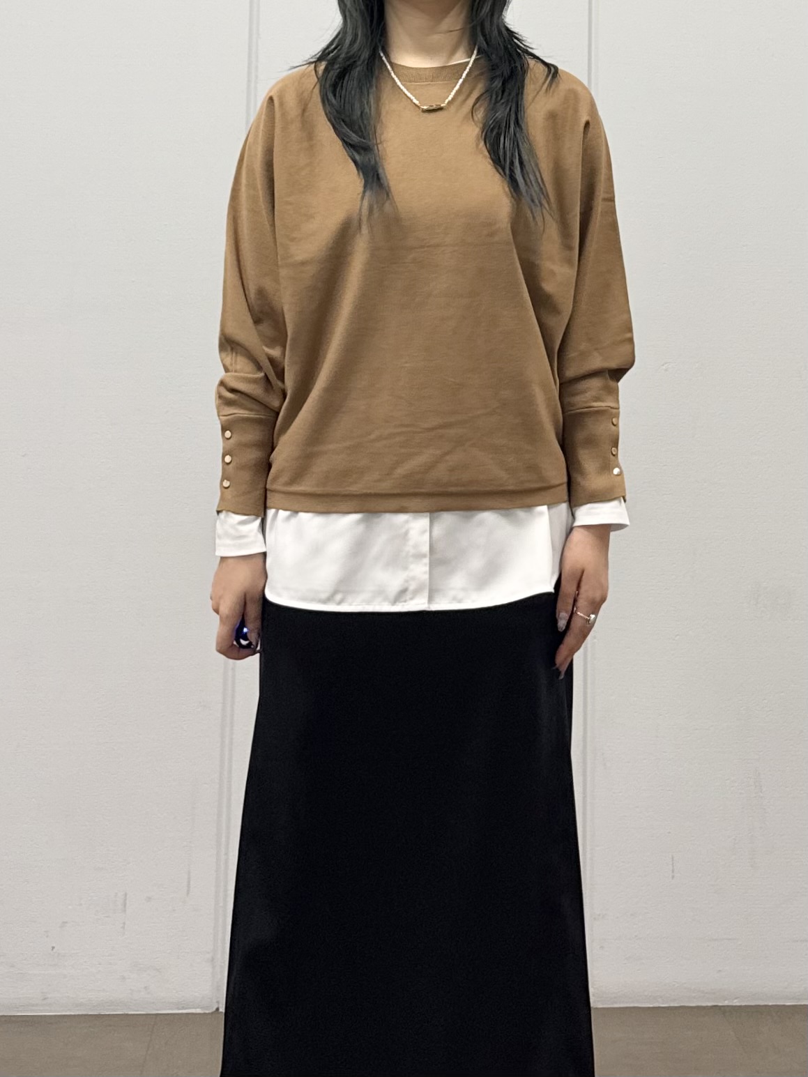 mizukiさんの「INDIVI｜【選べる6色／ストレッチ◎】きれいめドルマンスリーブニット」を使ったコーディネート